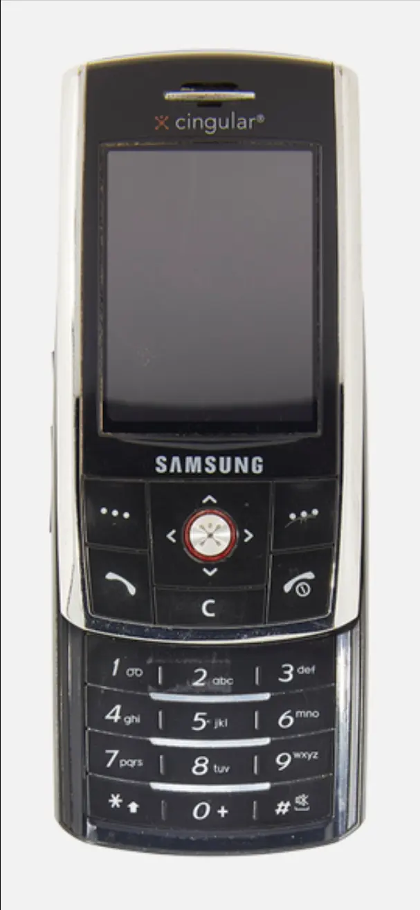 在推出时,这款手机因其小巧且难以使用的键盘而受到批评,因为它的表面