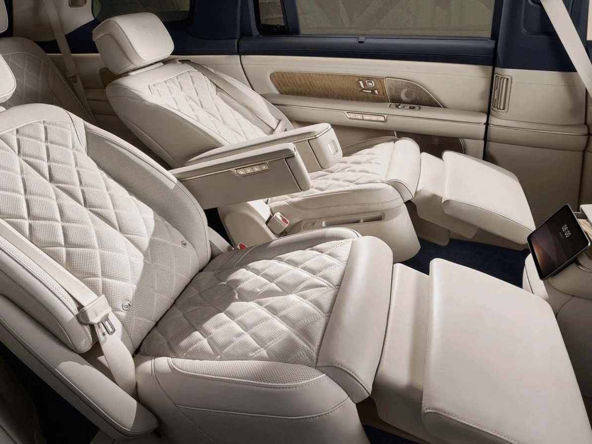 蔚来es8_蔚来全新ES8预售价_蔚来ES8尺寸提升