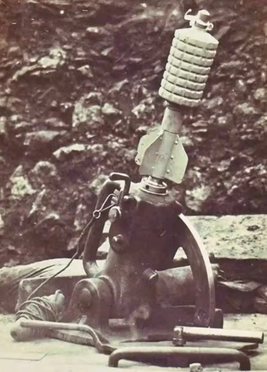 用压缩空气发射的轻型迫击炮一战法国布朗德191516气动迫击炮