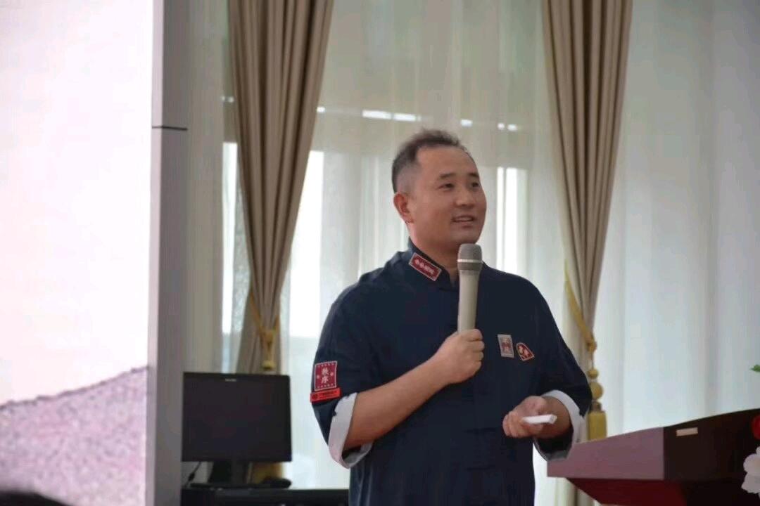 西安起名字的地方严峻老师取名馆分析新生儿取名用“举”字好不好? - 哔哩哔哩
