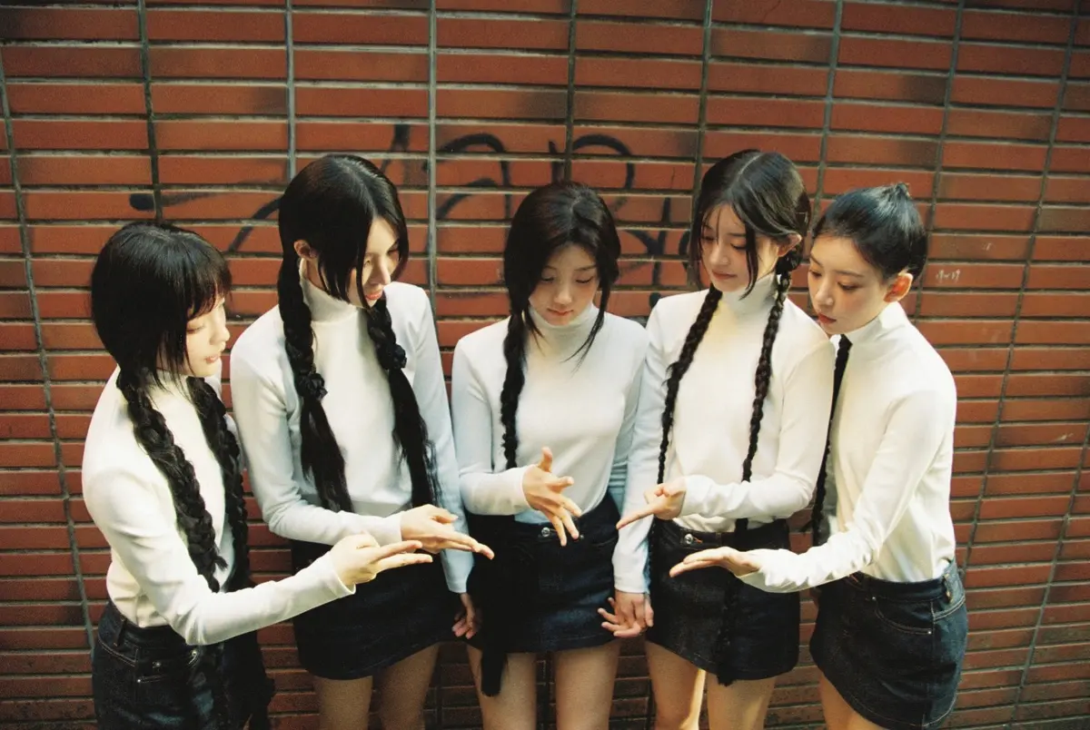 【韩网热议】hybe 新女团 illit 出道预告照片