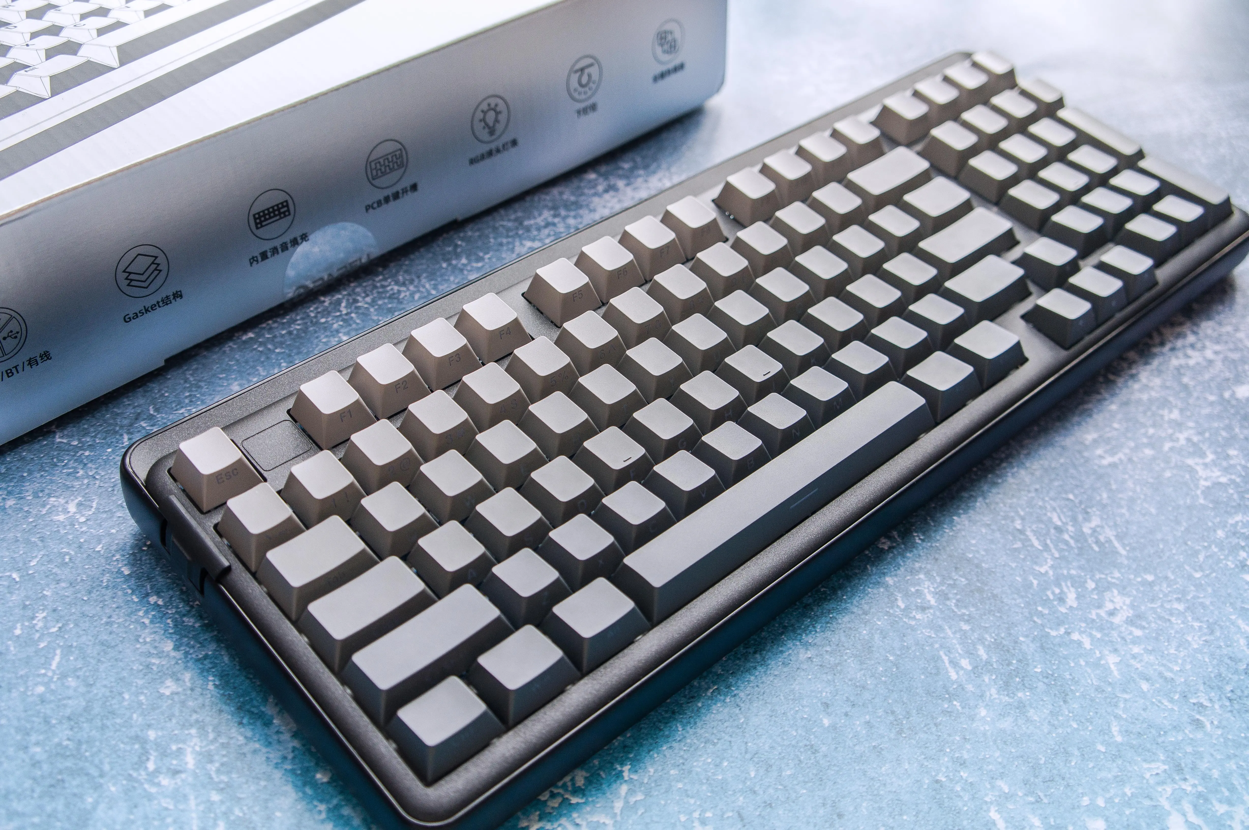 年度性价比之王!达尔优a98专业版三模机械键盘开箱测评!