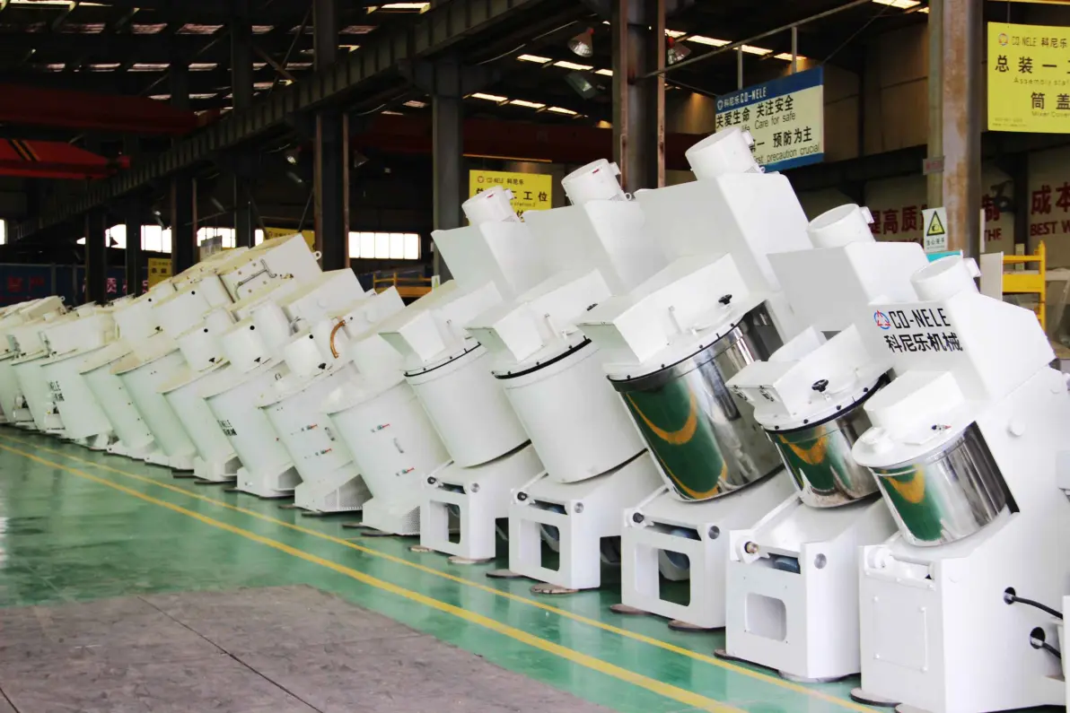 立式粉体搅拌混合机助您轻松生产!