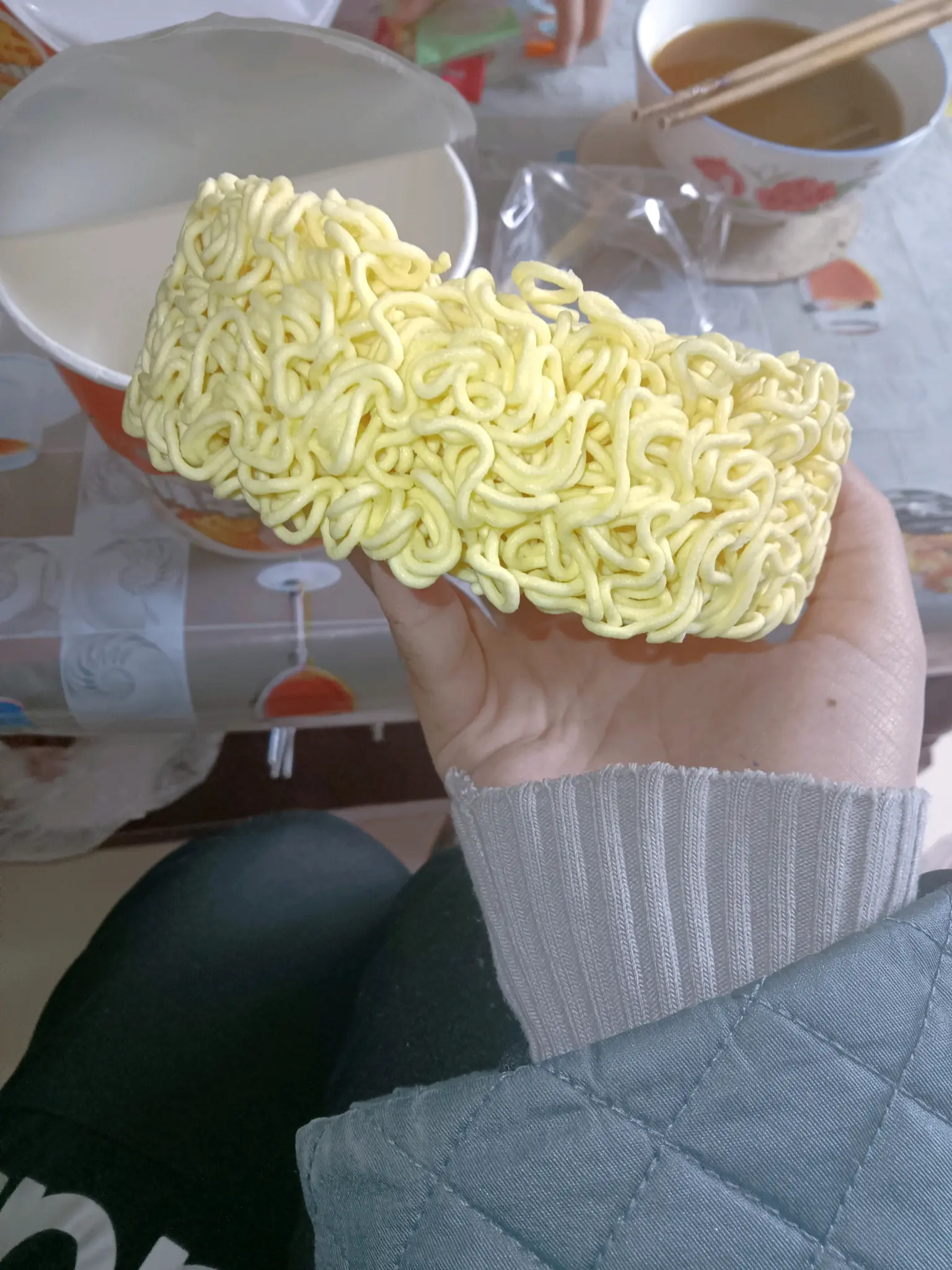 今天买今麦郎方便面发现超大面饼,吃的很满足很香,望周知