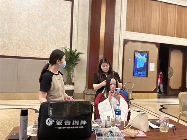 专业化妆学校推荐_较好化妆培训学校_金善化妆学校评价