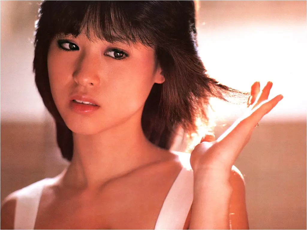 松田圣子1983年写真集《のちの想いに999999聖子》,78p.