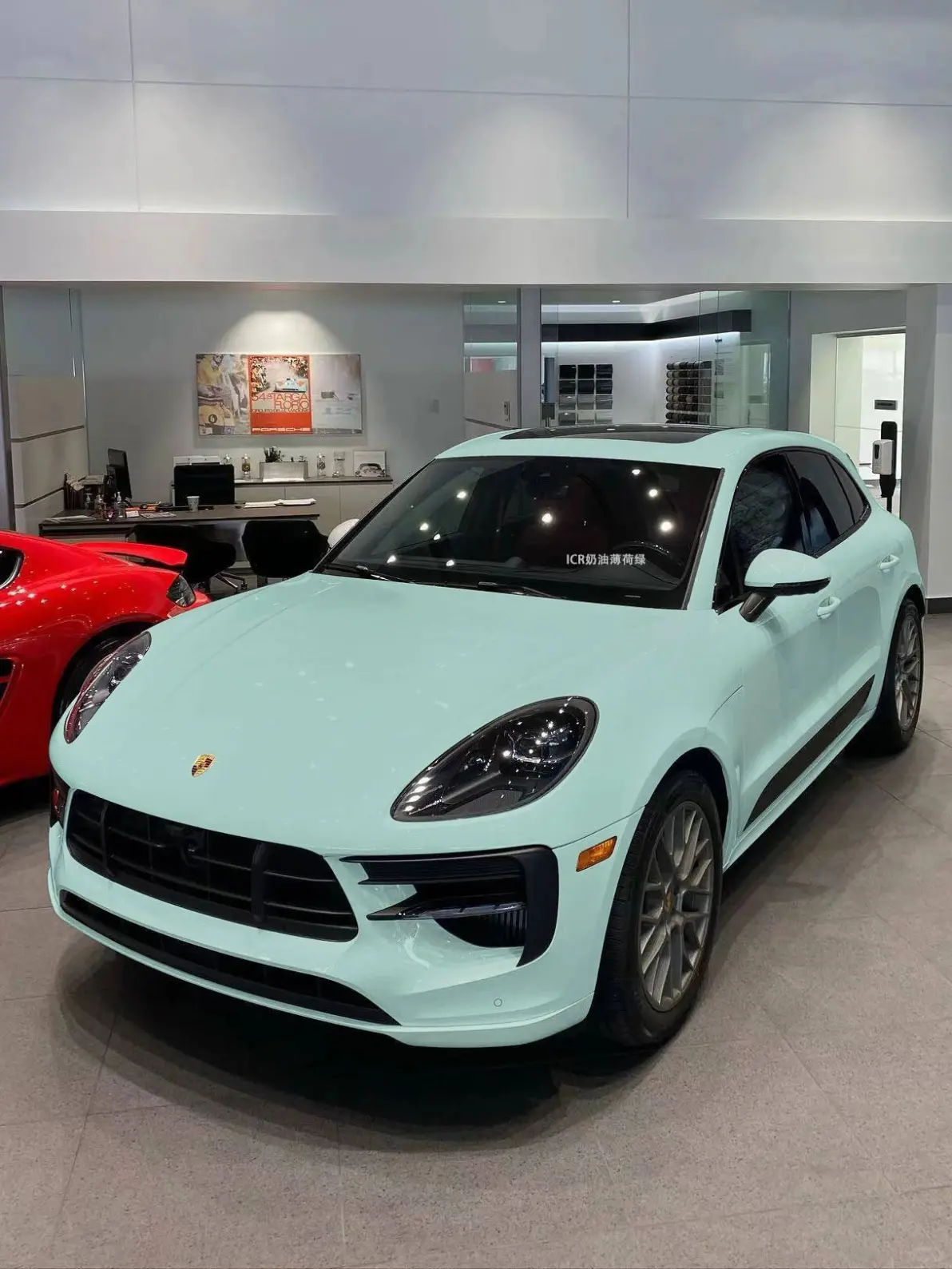 保时捷icr改色膜奶油薄荷绿奶奶糯糯的蓝绿色一看就很甜