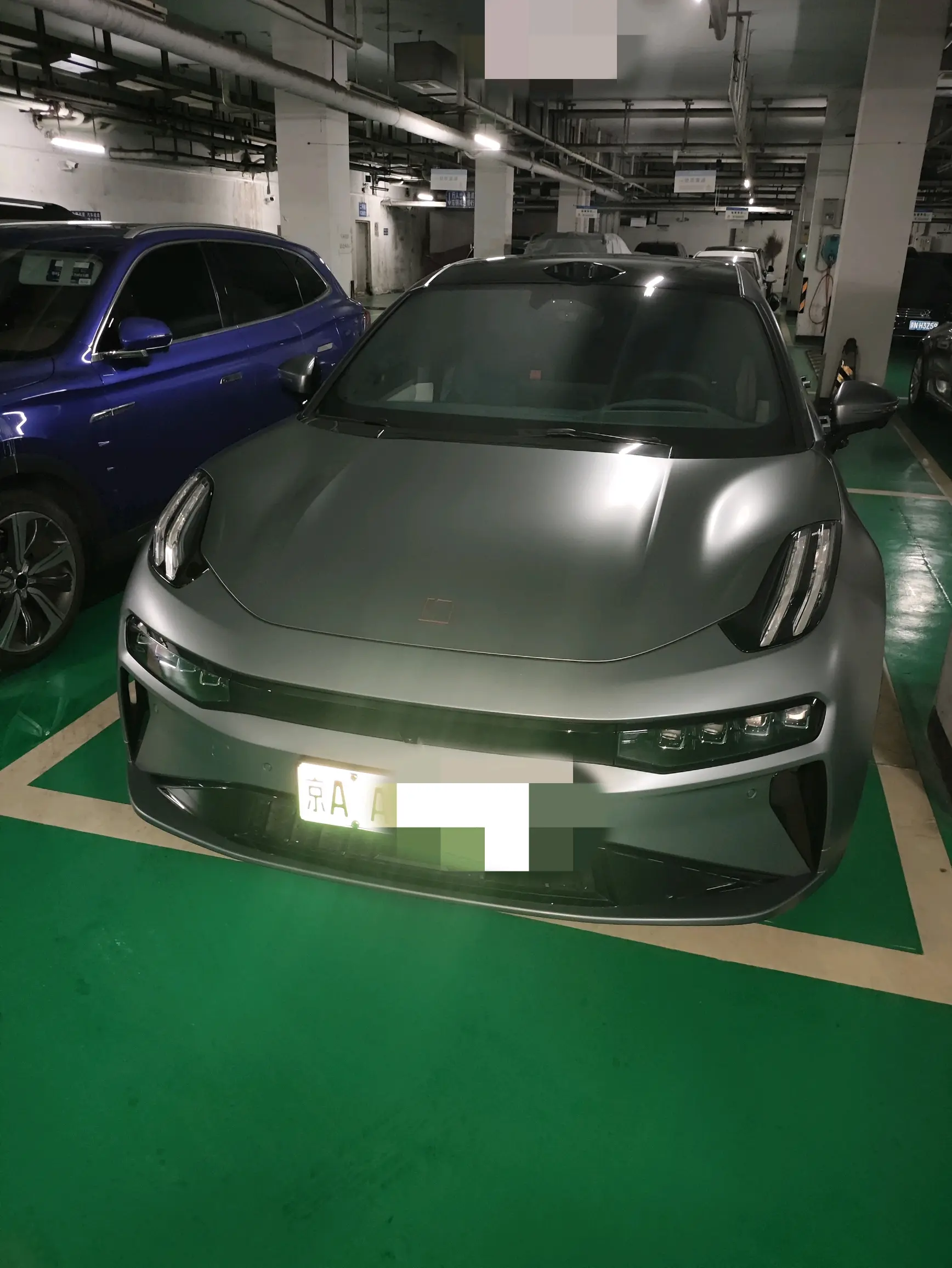 极氪001镭射灰配哑光真的吼吼看