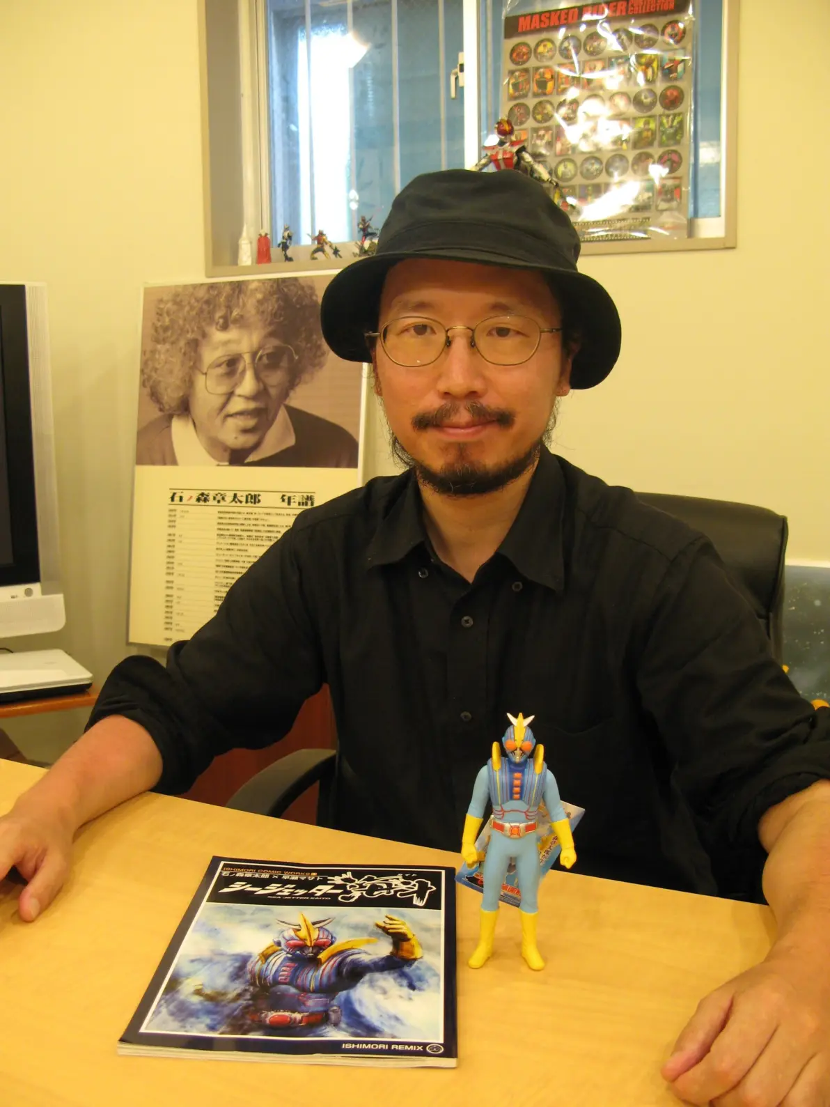 昭和时代结束的1989年,作为作画助手进入石森pro,成为石之森章太郎