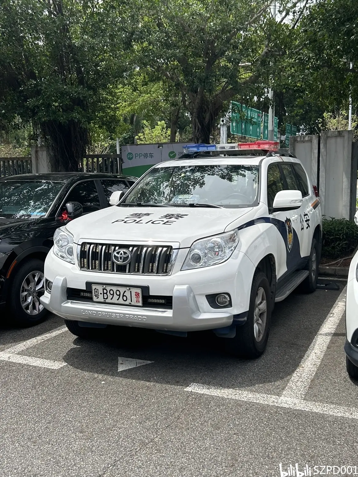 福田交警本田crv,算是深圳交警警车的主力了,其他常见的基本上都是