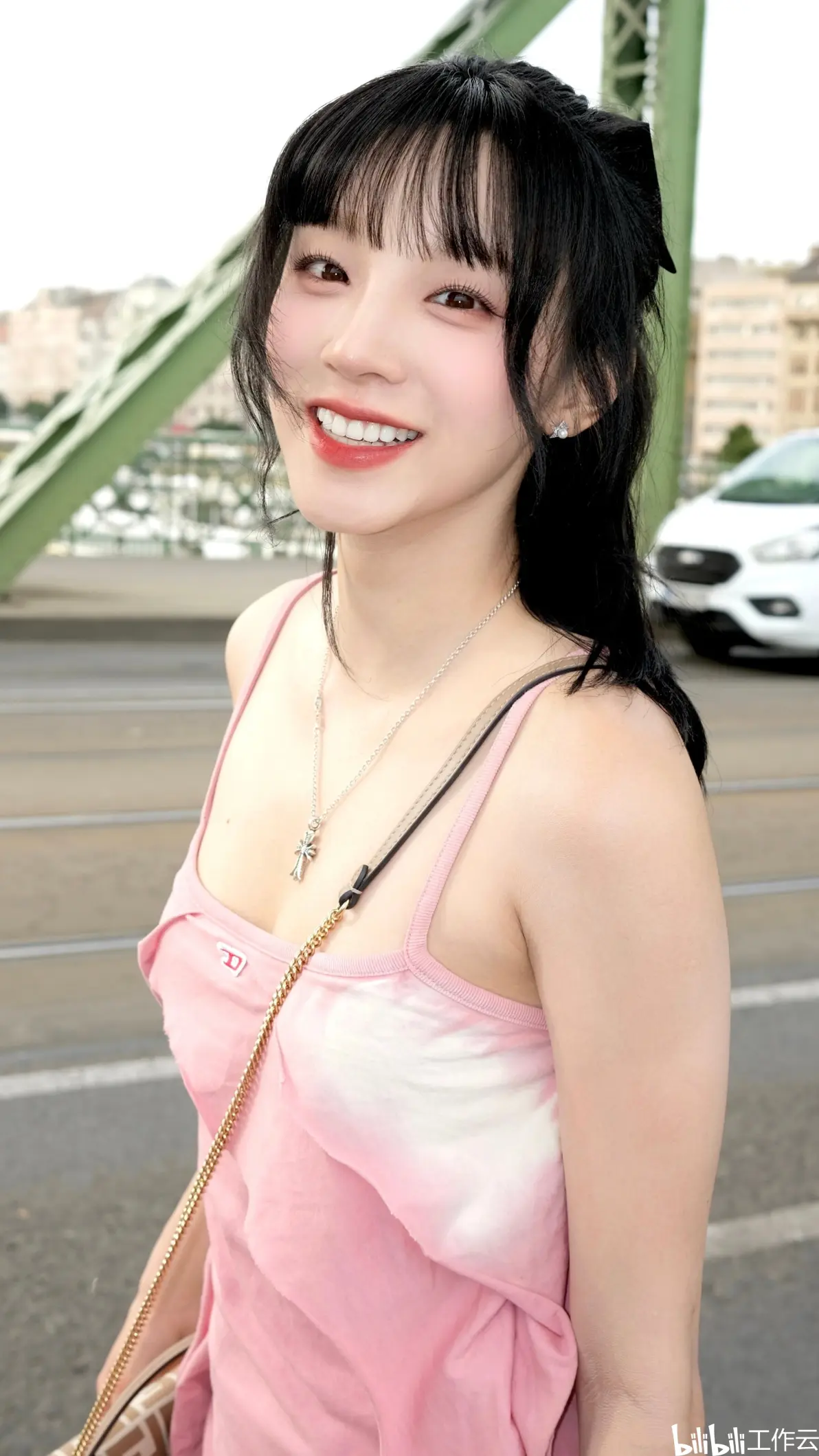 宋雨琦 年轻少女的活泼与美胸 瘦腰间的灵动 与少妇的丰满翘臀 共同