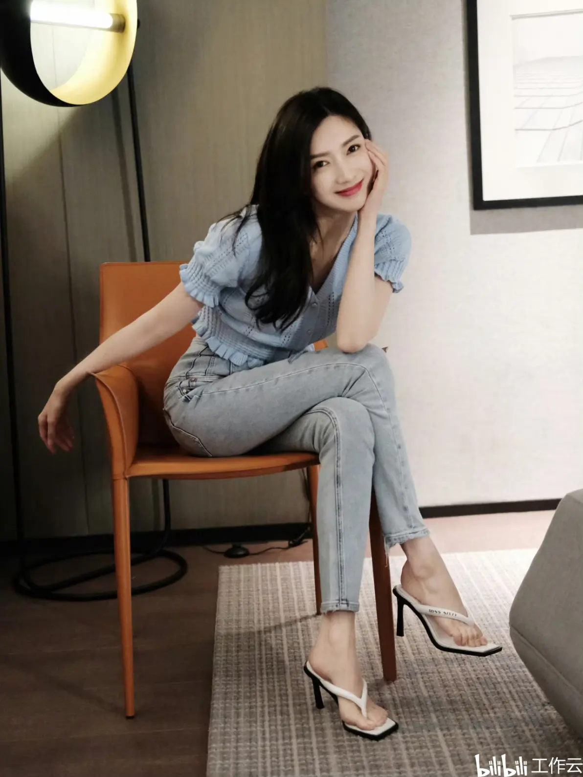 江疏影 青春旋律 清纯面庞与修长美腿的活力节拍