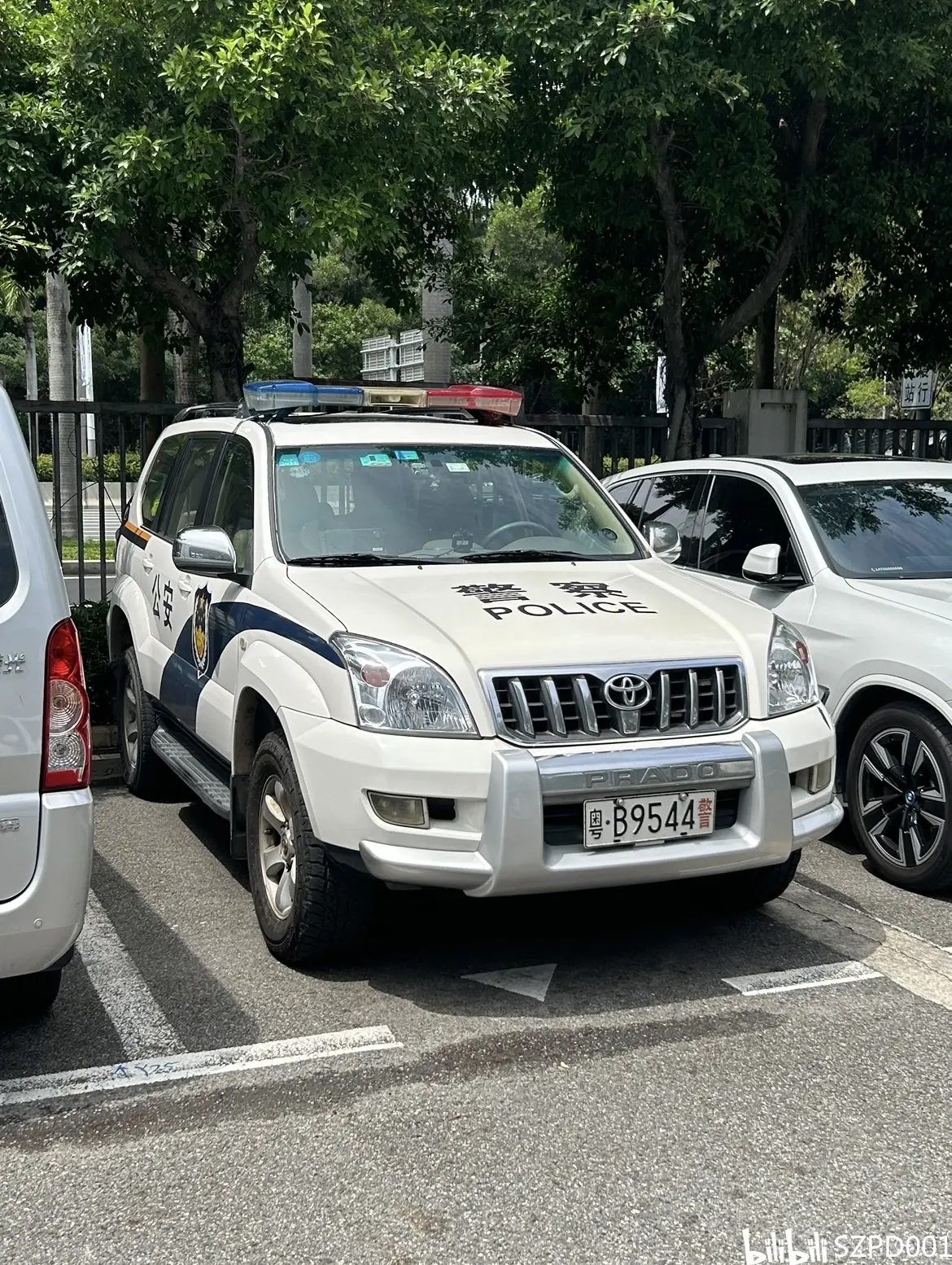 福田交警本田crv,算是深圳交警警车的主力了,其他常见的基本上都是