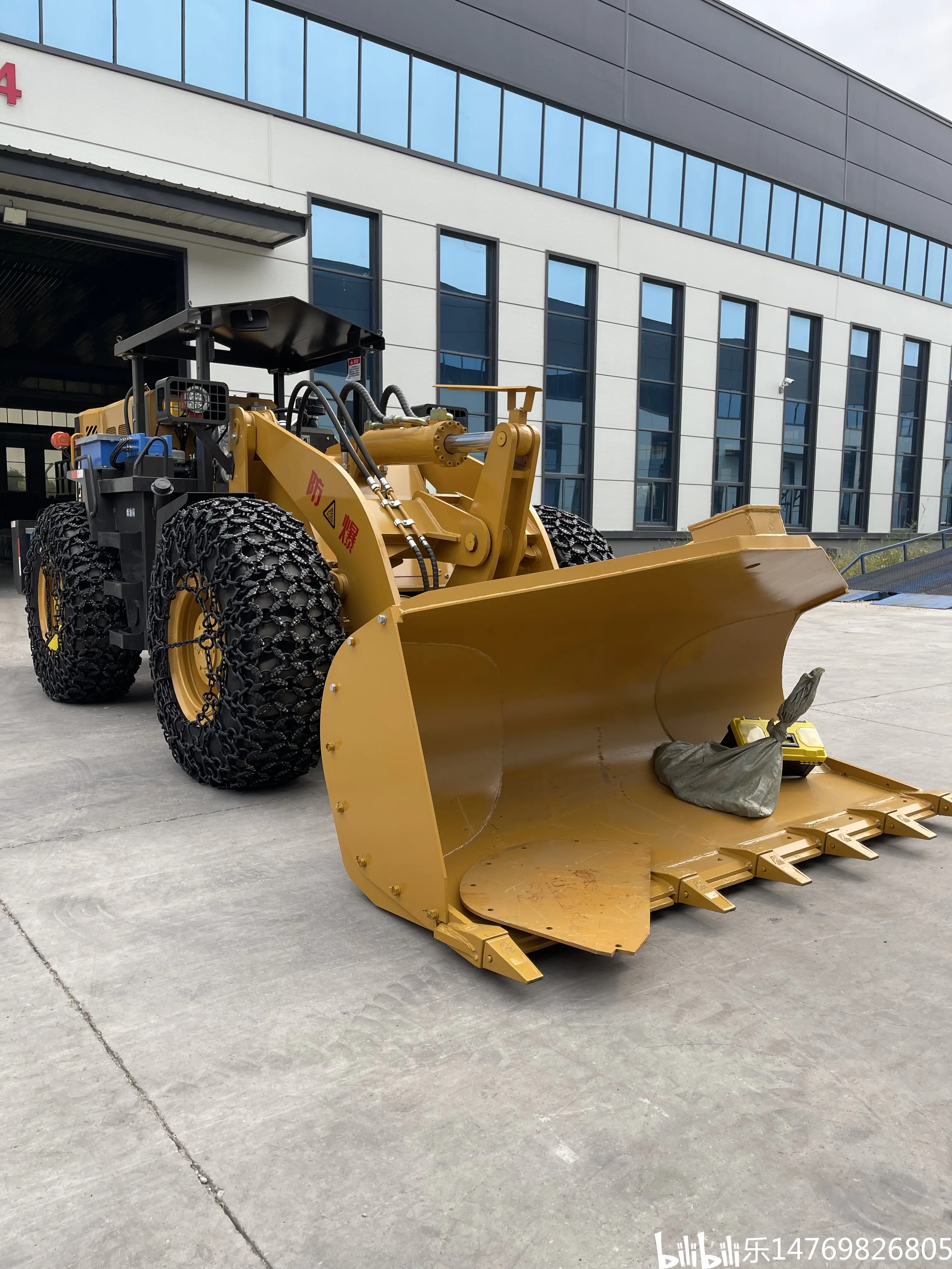 煤矿用铲重3吨井下装载机带防爆证齐全