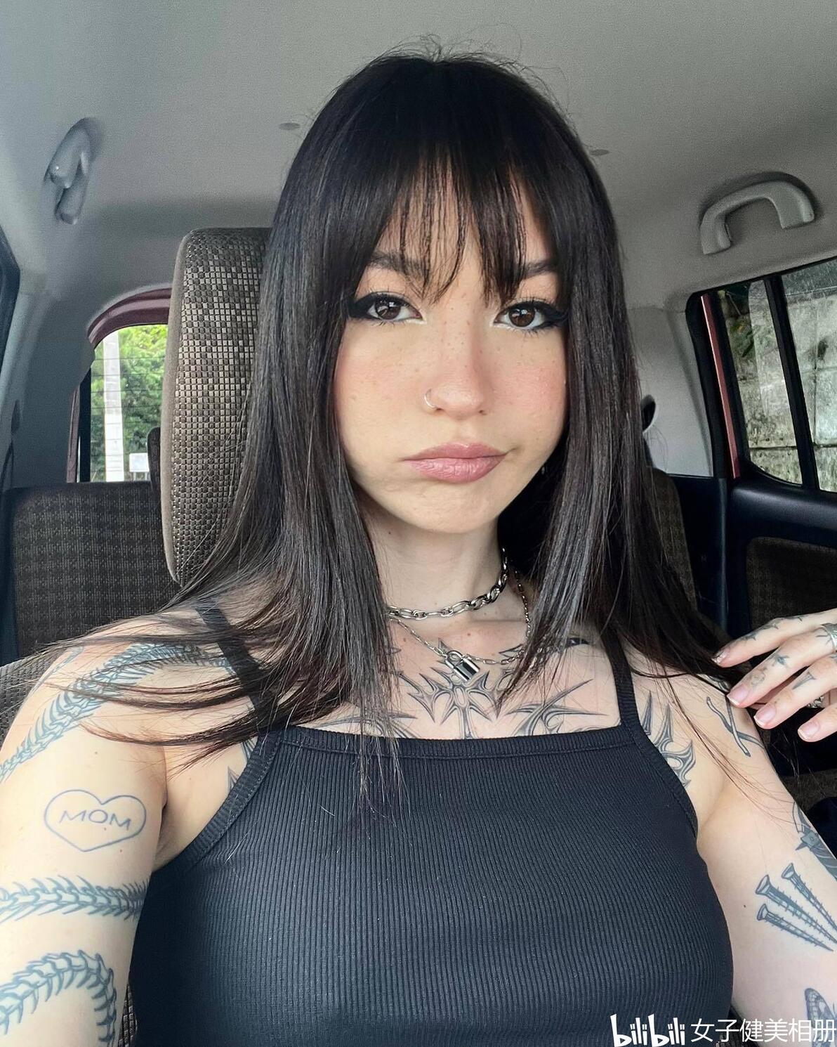 新奇造型的网红吸粉百万！炫酷的日裔美籍肌肉符文女战士--Mia Sayoko - 哔哩哔哩