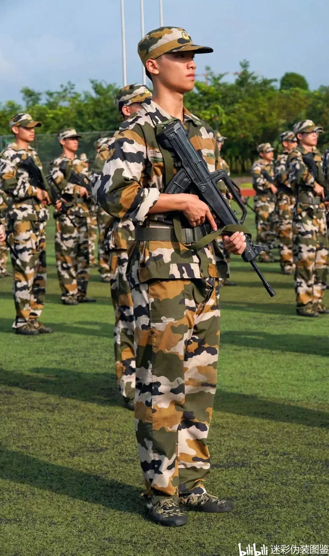 迷彩军训服