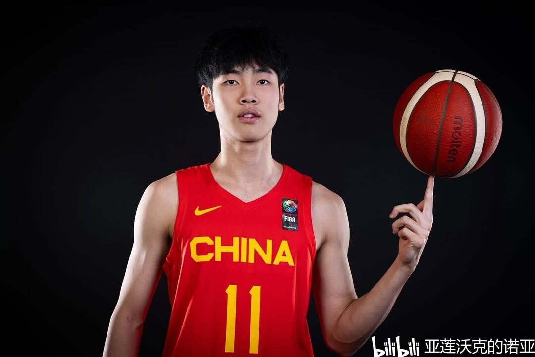 中国前锋张博源入选!2025年耐克篮球峰会世界队名单出炉 - 哔哩哔哩
