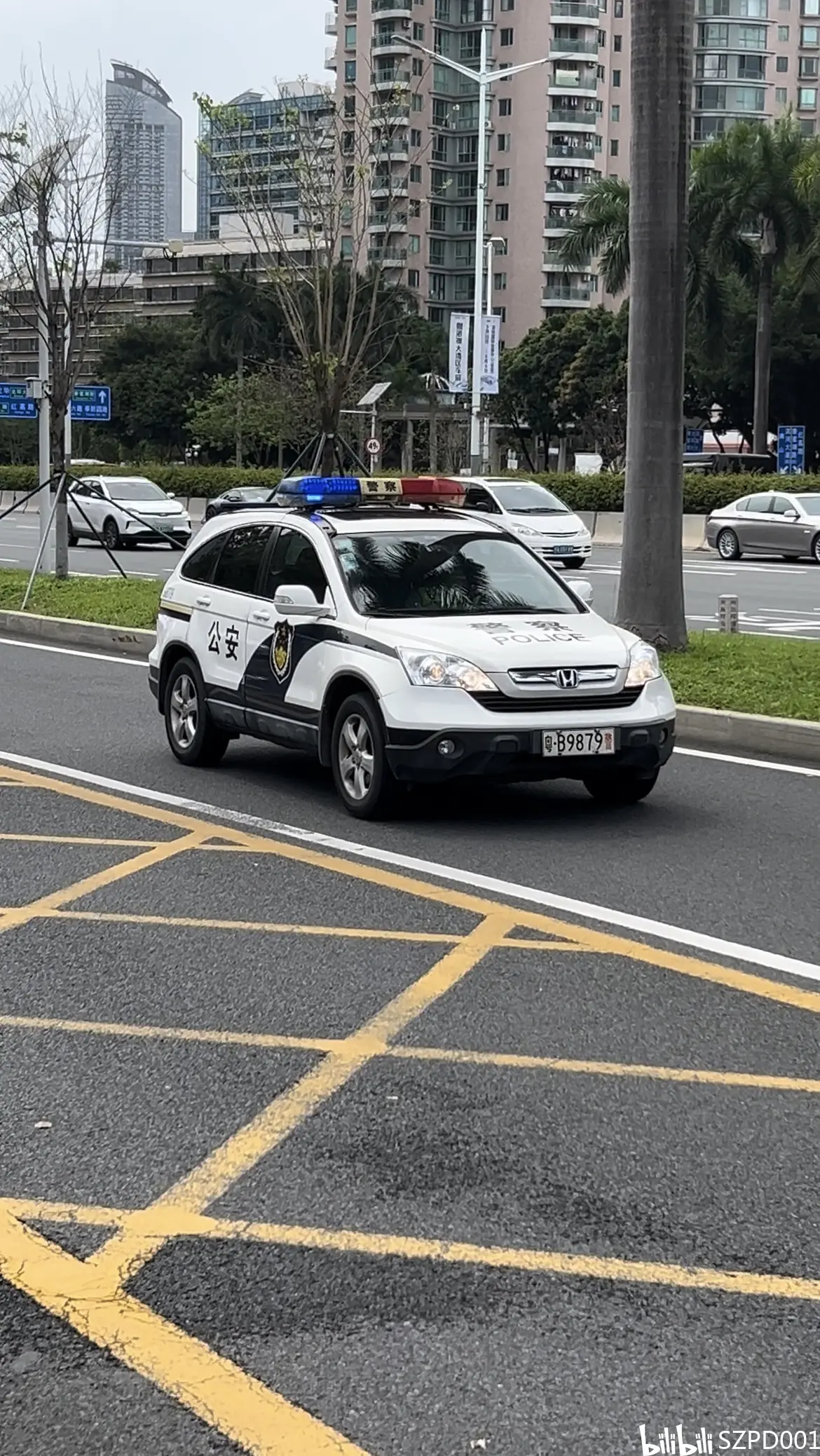 福田交警本田crv,算是深圳交警警车的主力了,其他常见的基本上都是