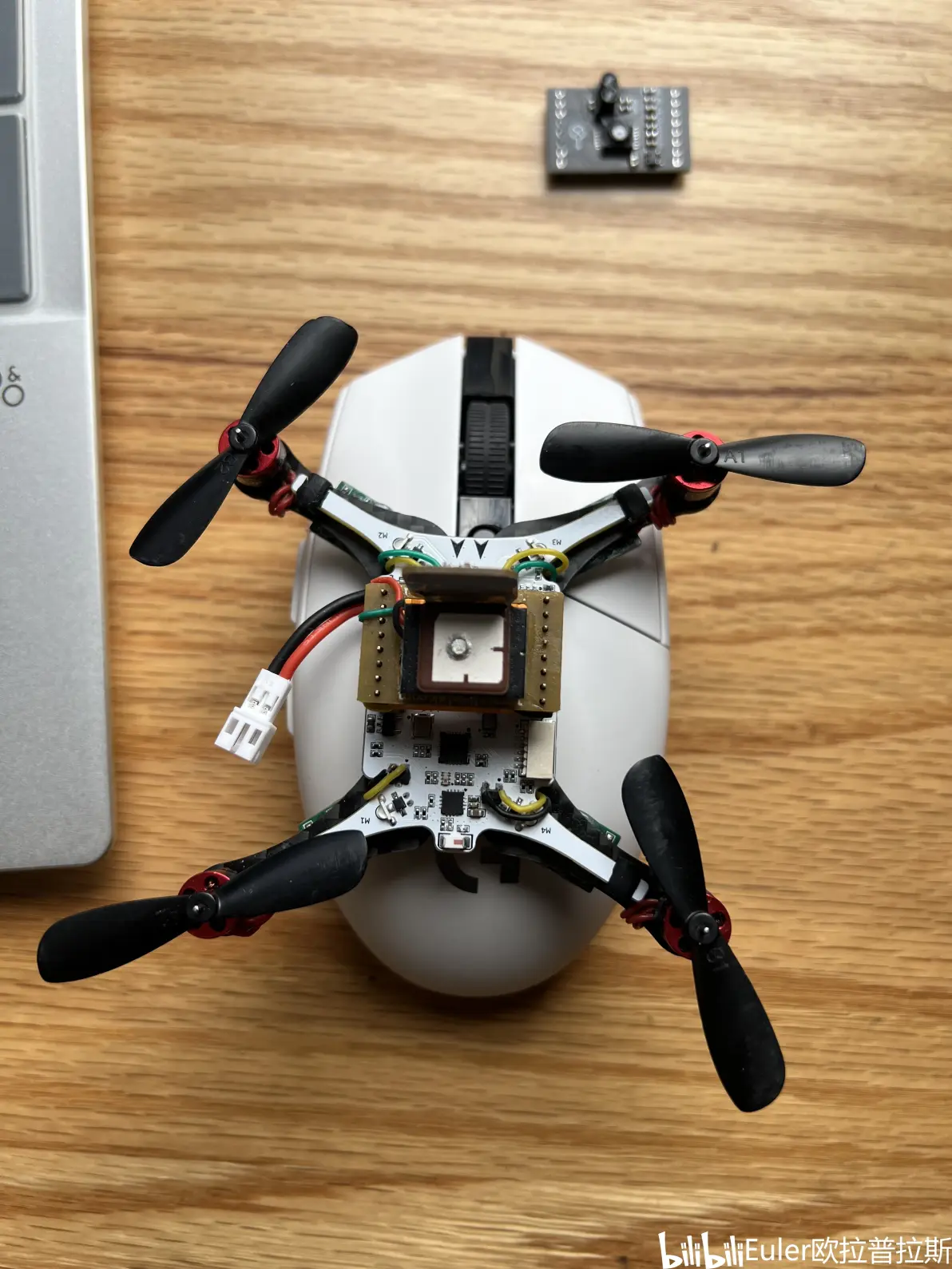 小学生无人机操作入门(小学生无人机操作技能挑战赛)