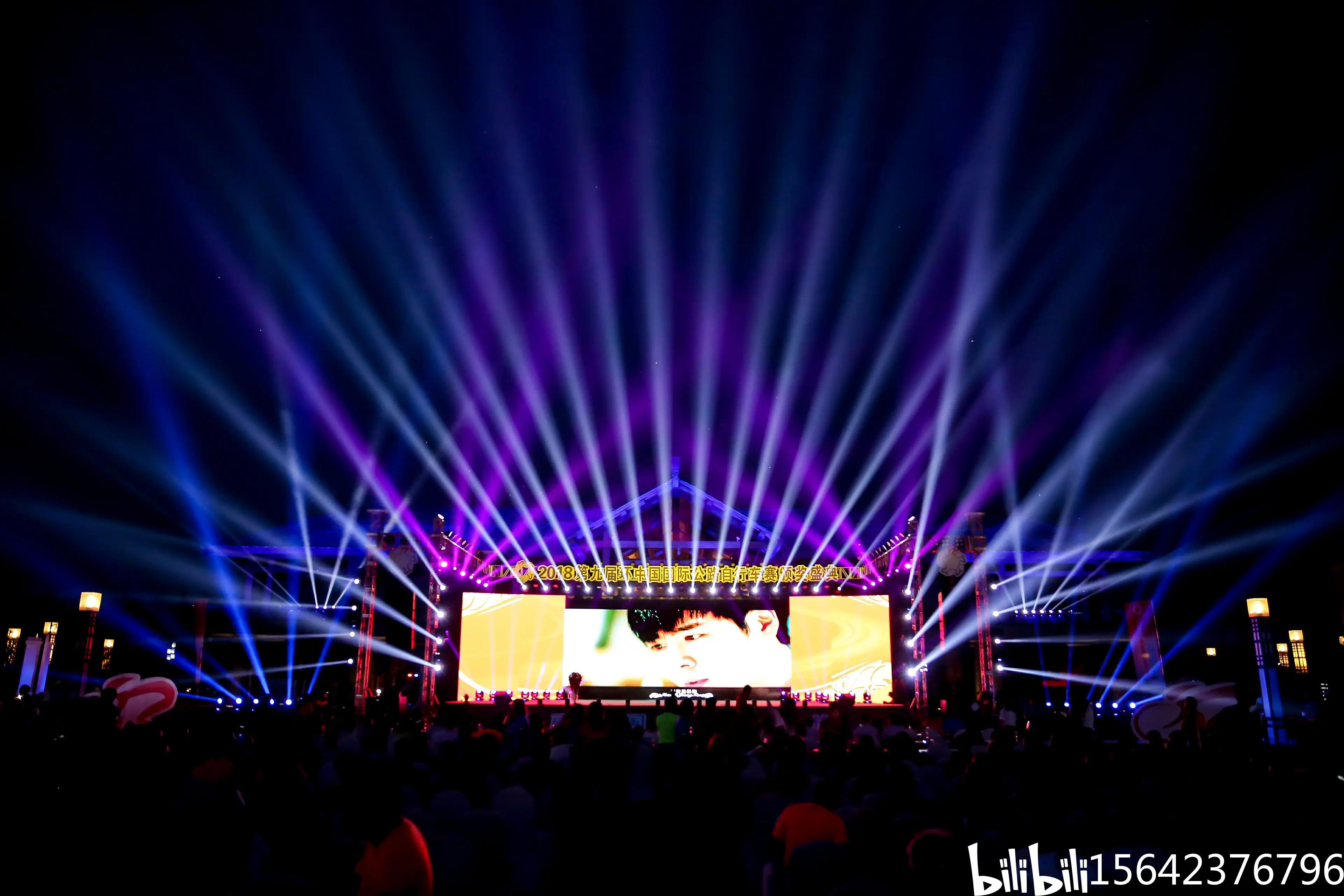 大连演唱会现场搭建-桁架舞台大屏幕搭建