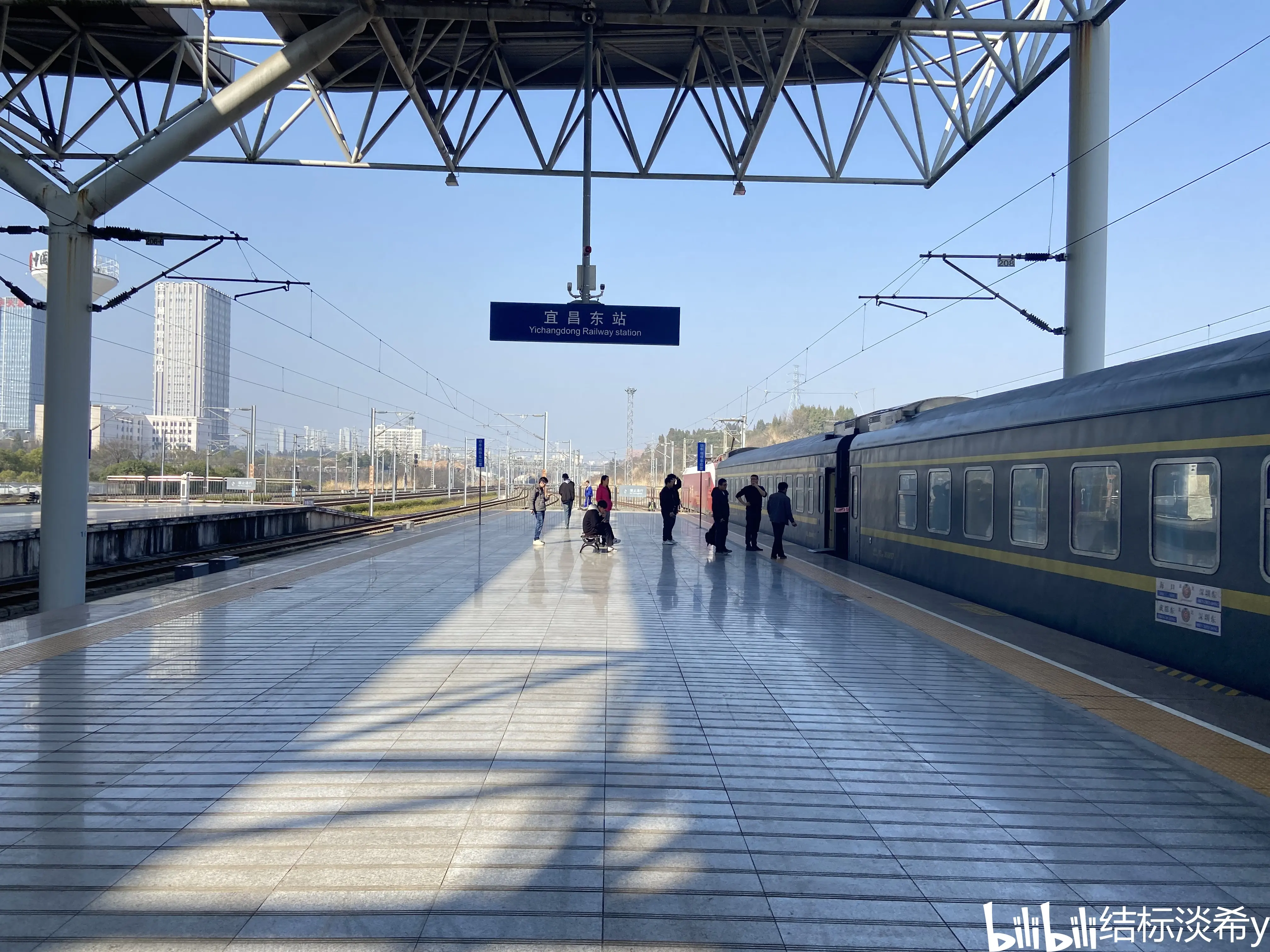 7受宜万铁路桥梁中断影响,途径本线的深圳东-成都东z332/3,z334/1次