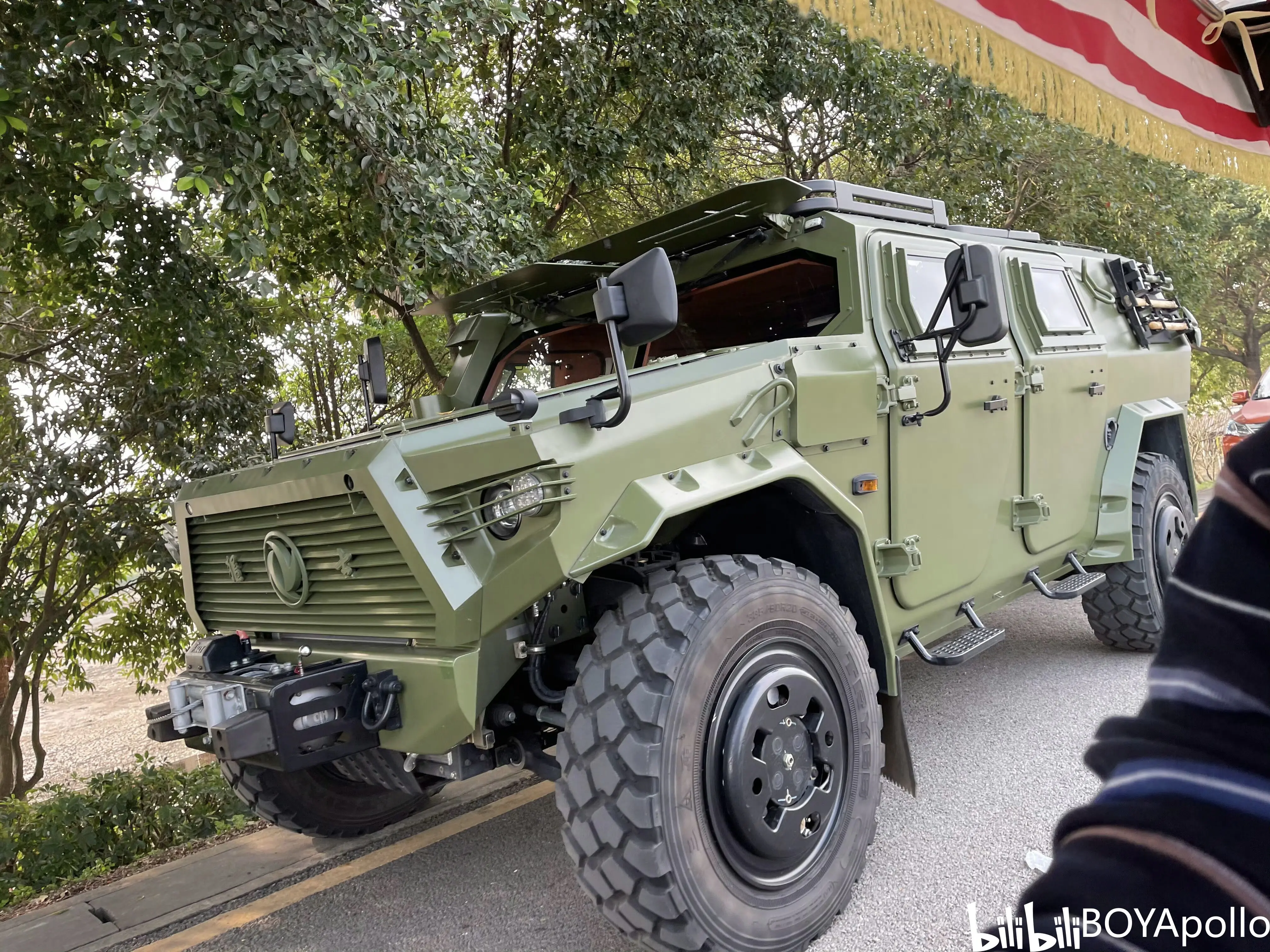 标轴182和长轴181打造维和部队防护突击车长轴距csk181是一款10人防护