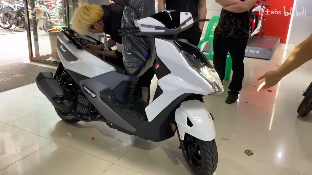 2021款三阳fnx150,新一代的完美小钢炮 - 哔哩哔哩