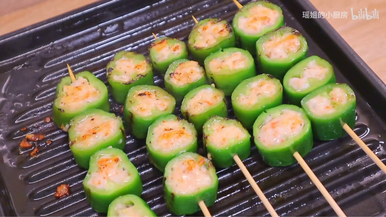 青椒虾滑烤串!低卡小零食,减脂姐妹快试试,夏天馋烤串就吃这个