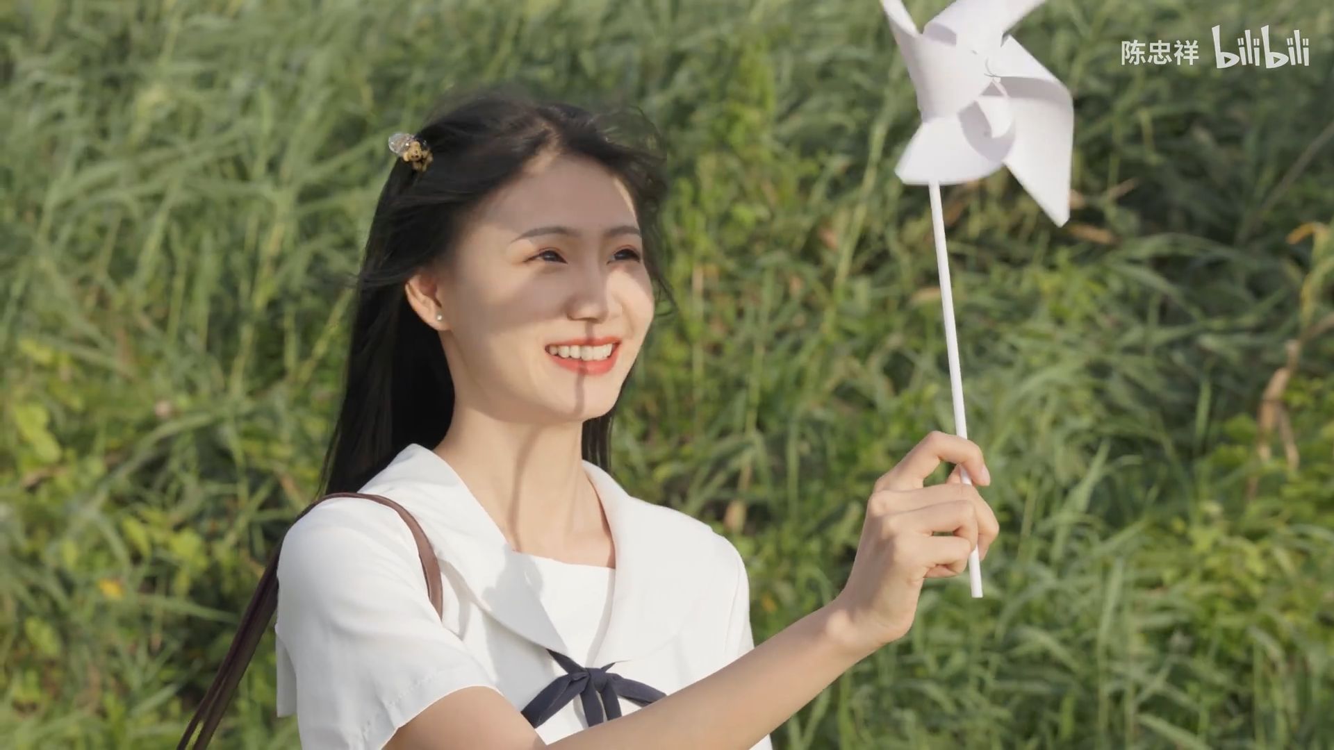 半路截了别人的00后妹子来拍摄 - 哔哩哔哩