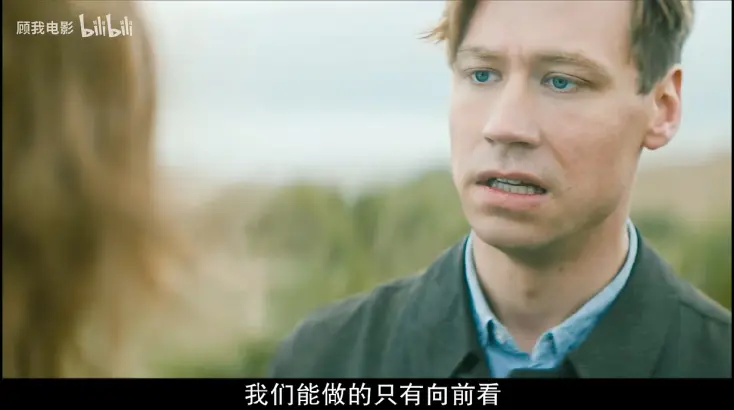 战争片段中被炸断的鹿头印象深刻,04中后段曼城队歌"蓝月亮"特别