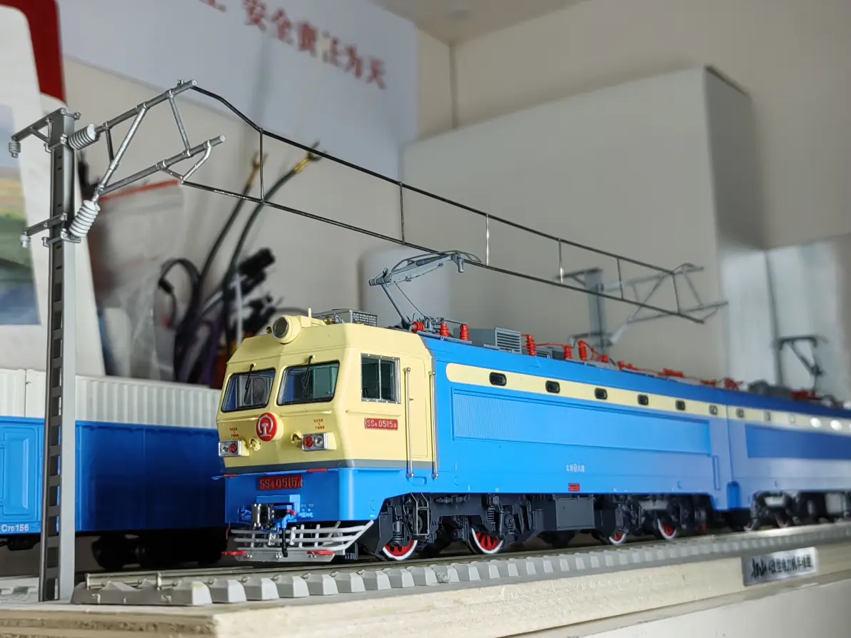 1435火车模型开山之作一ss4g电力机车开箱测评