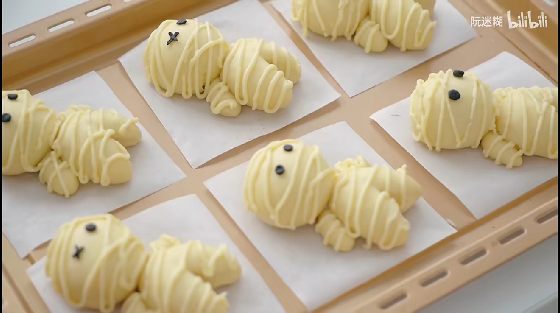 万圣节木乃伊面包,解放双手不用揉面哦! - 哔哩哔哩