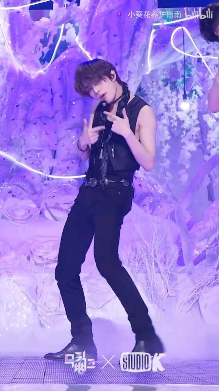 TXT 230127 Sugar Rush Ride txt-230127-sugar-rush-ride