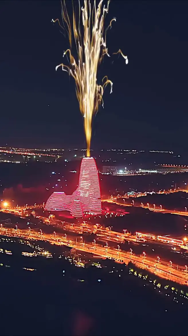 广西南宁新媒体大楼烟花秀.