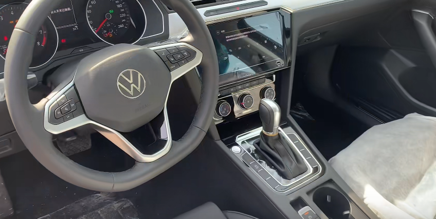 浙江粉丝喜提两台迈腾 280动力跟330同样得外观 新车15万多怎样