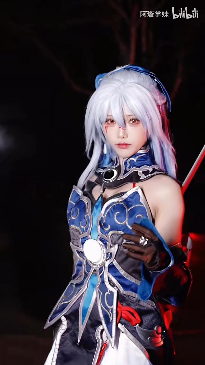 镜流cos|谁能拒绝白毛疯批师尊啊!!! - 哔哩哔哩