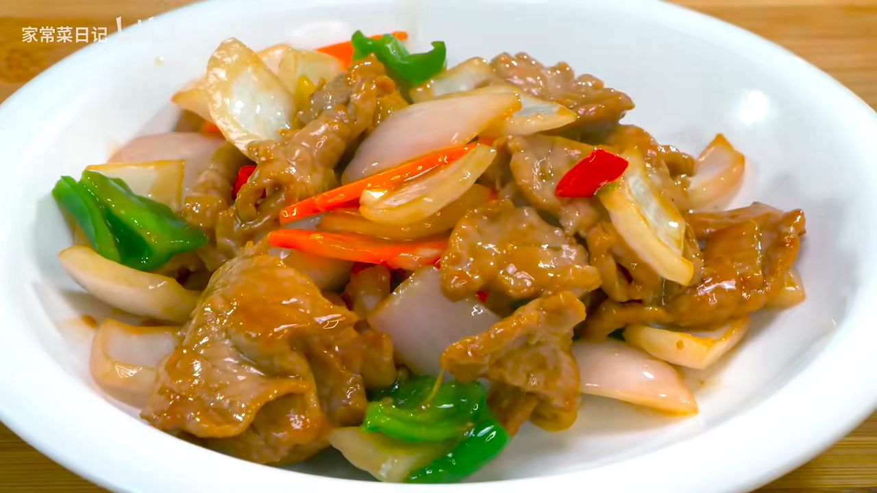 洋葱炒肉片很多人第一步就错了,难怪不好吃,看饭店大厨如何做的