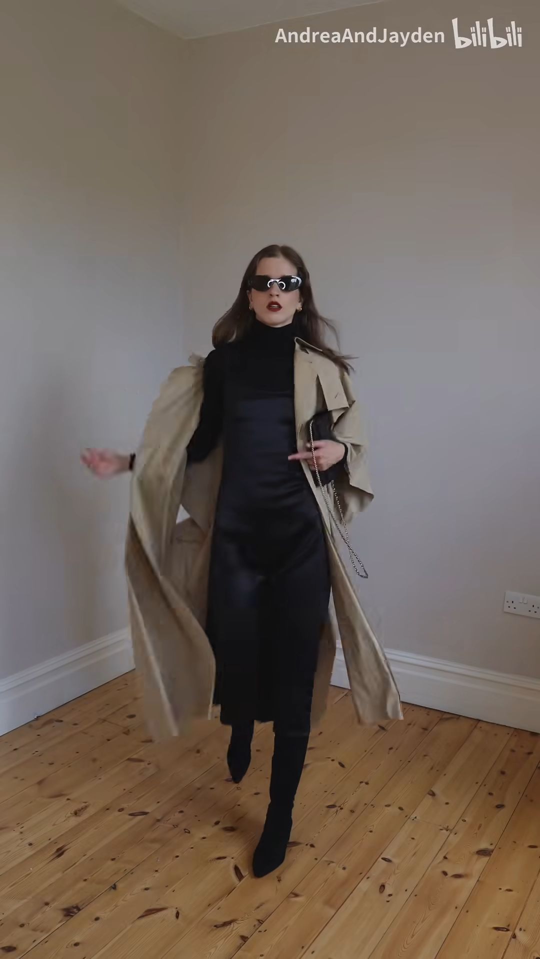 墨镜: chanel78披肩外套: cos78高领毛衣: arket78墩子: andrea