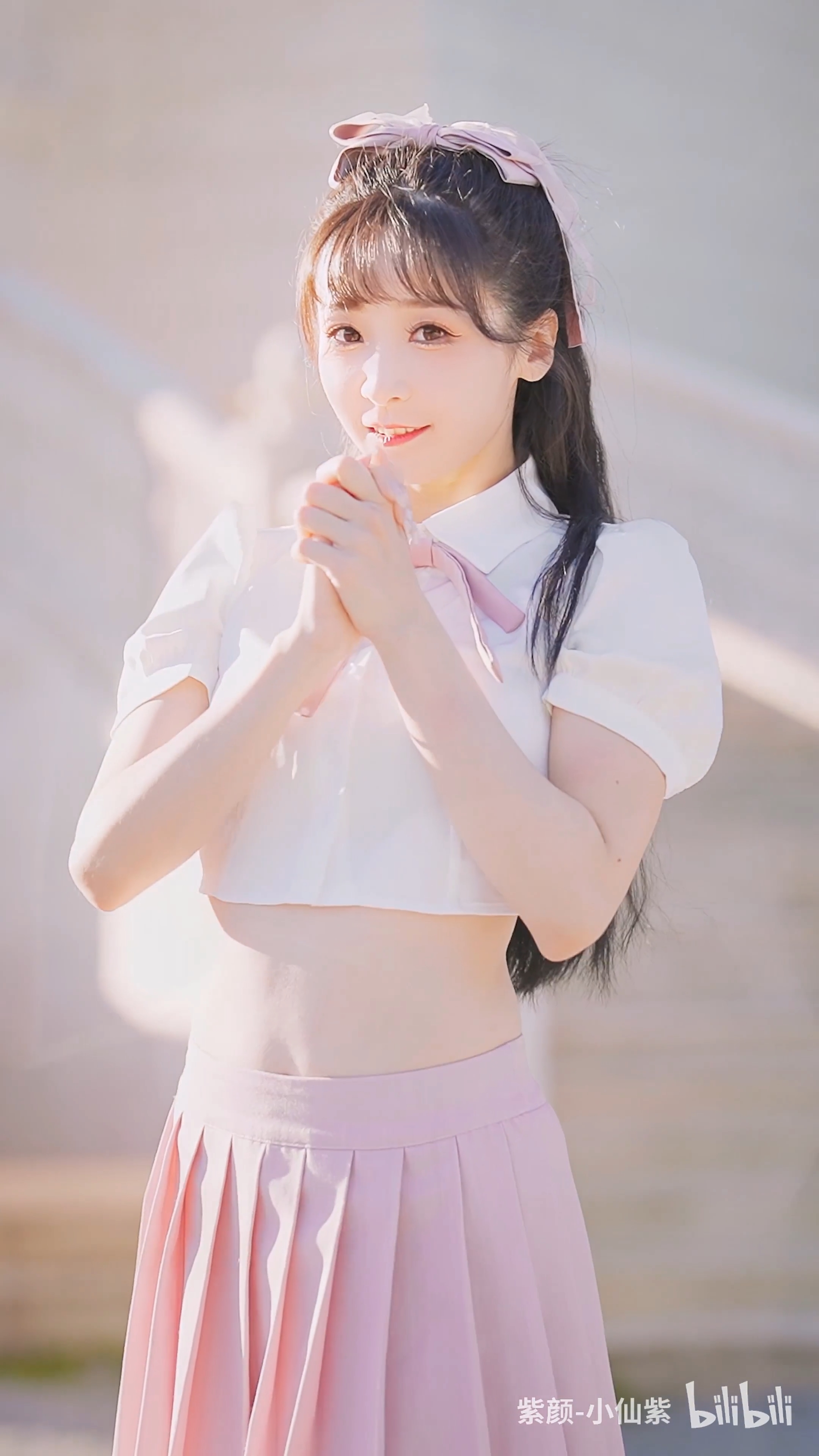 (一个箭步向前)(伸出左手,阻止紫颜说下去)"等等,我明白你的心意了".