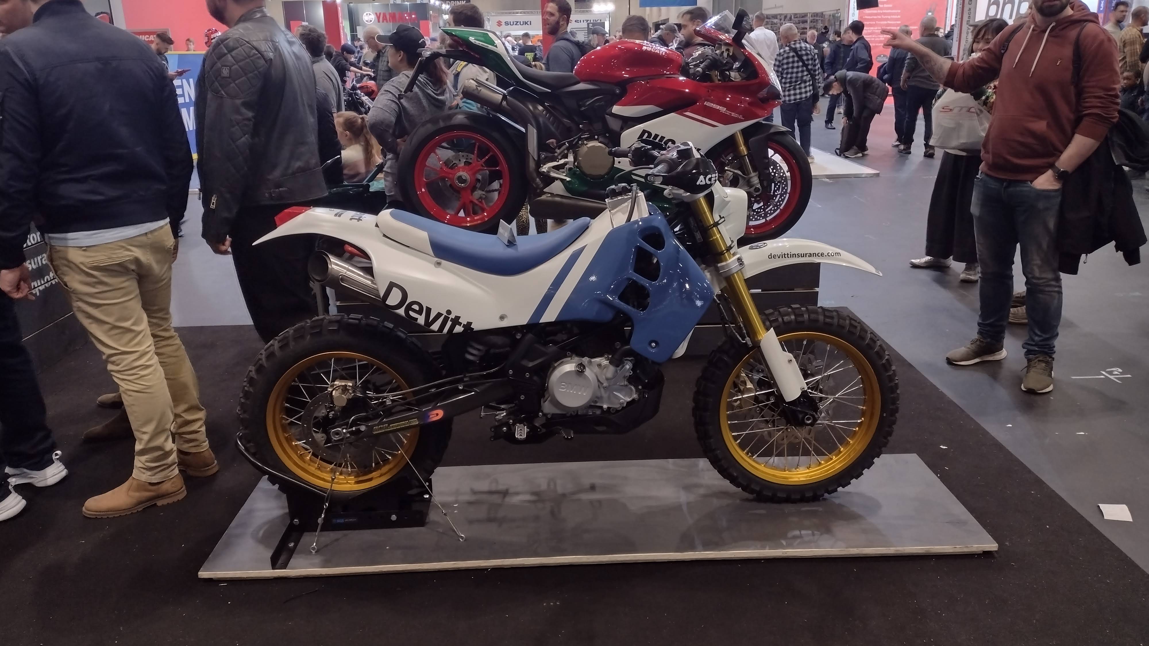 宝马第二便宜的摩托车310gs,四万公里用车分享 - 哔哩哔哩