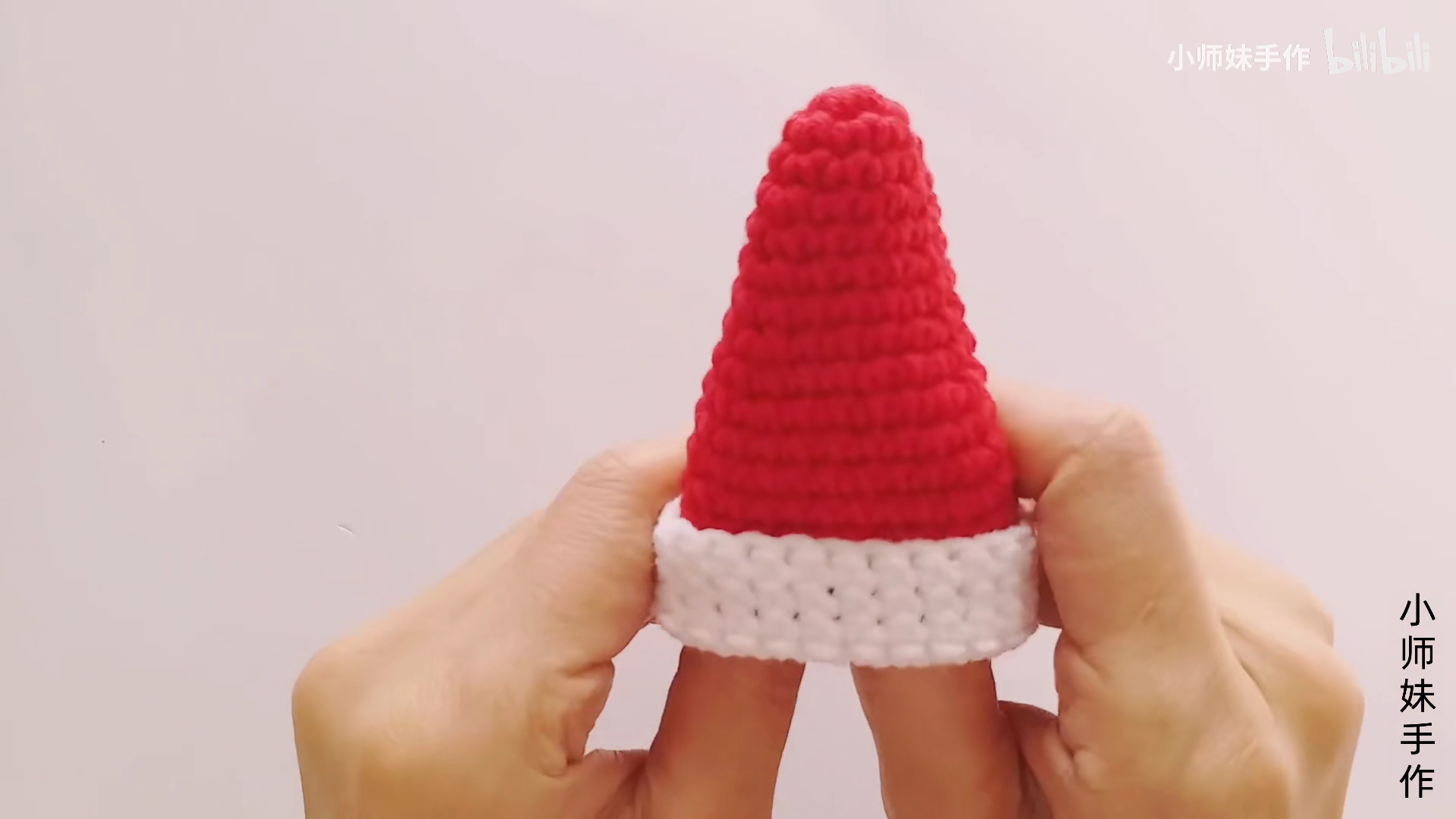 钩针编织 迷你圣诞帽挂坠的钩织方法 详细版视频教程 - 哔哩哔哩