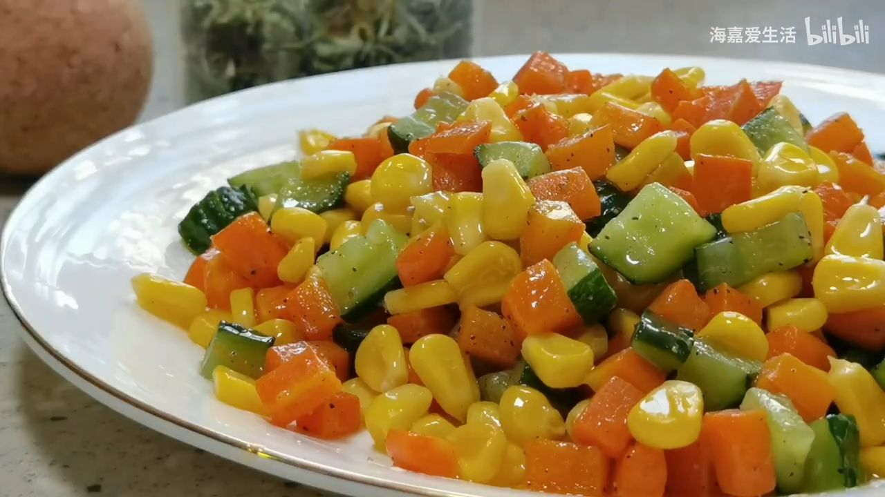 我们家俩宝贝都爱吃的什锦玉米粒,注意菜下锅的顺序! - 哔哩哔哩