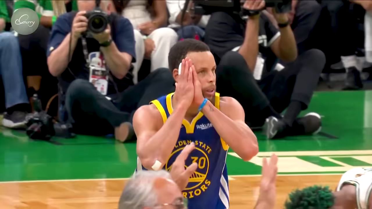 1301:56134.库里的经典晚安手势1301:08133.