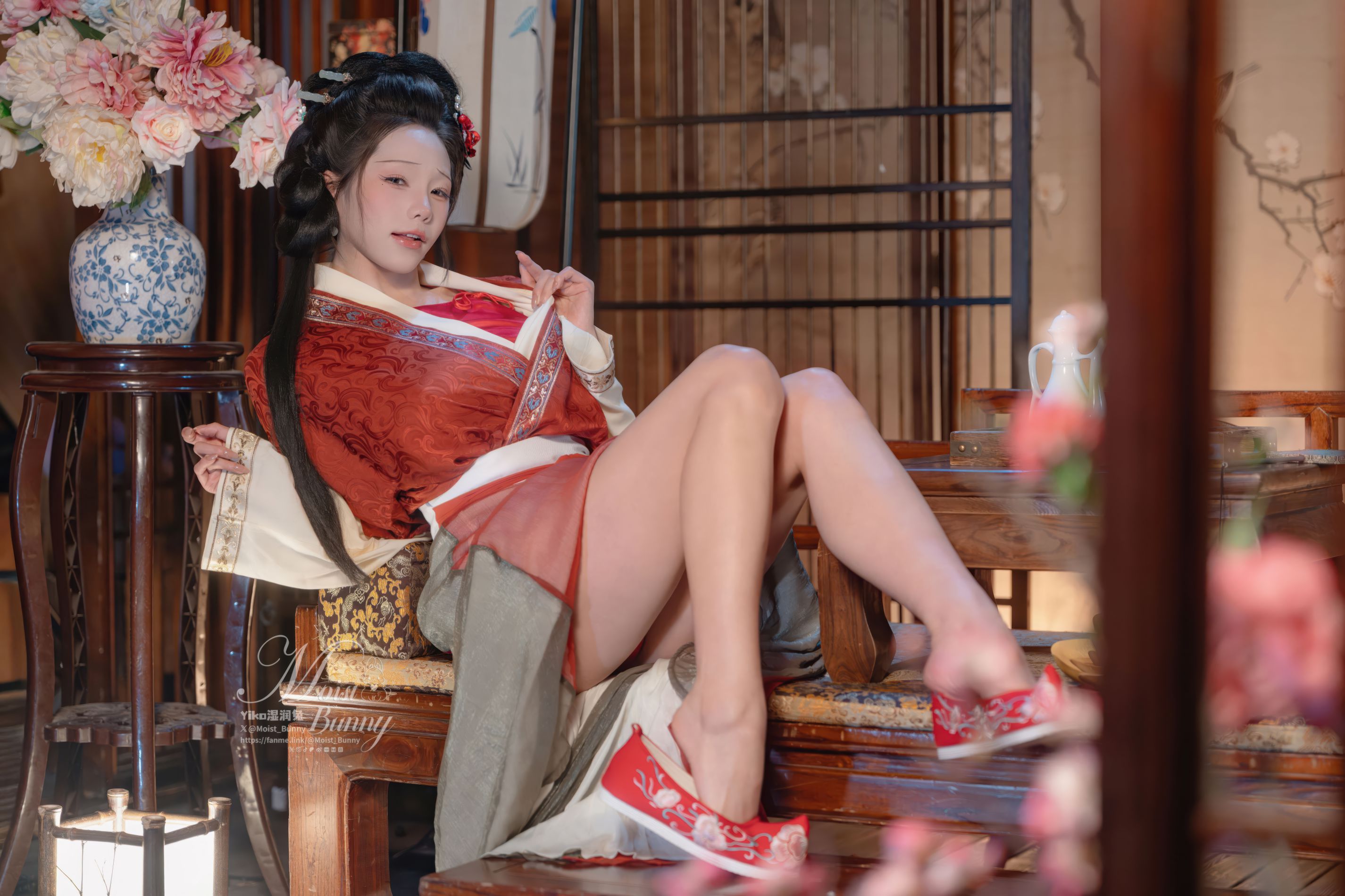 咬一口兔娘 Vol.091 2026年2月作品 快马加鞭 金莲迎春[85P2V-1.35G]-吾爱二次元