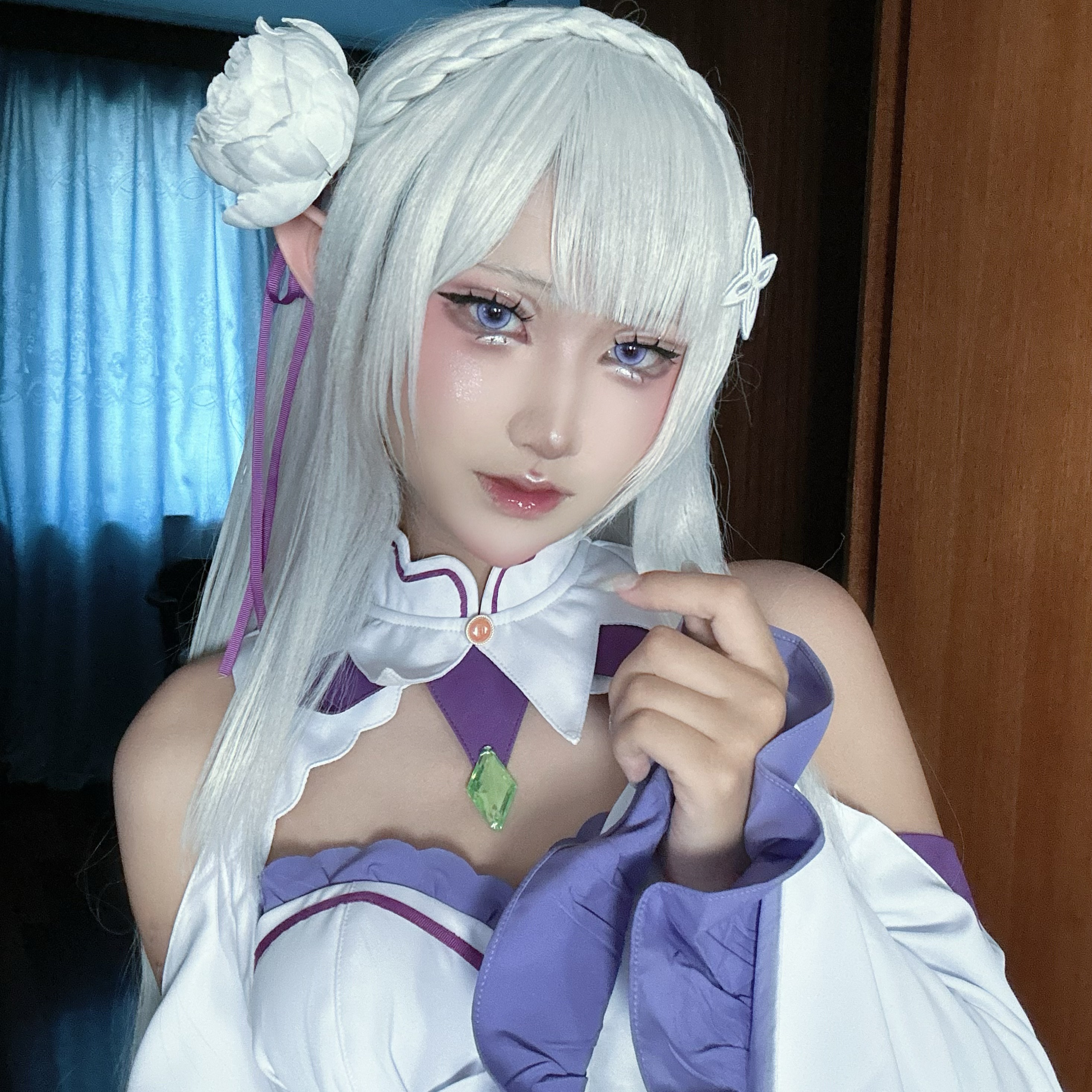 八月
