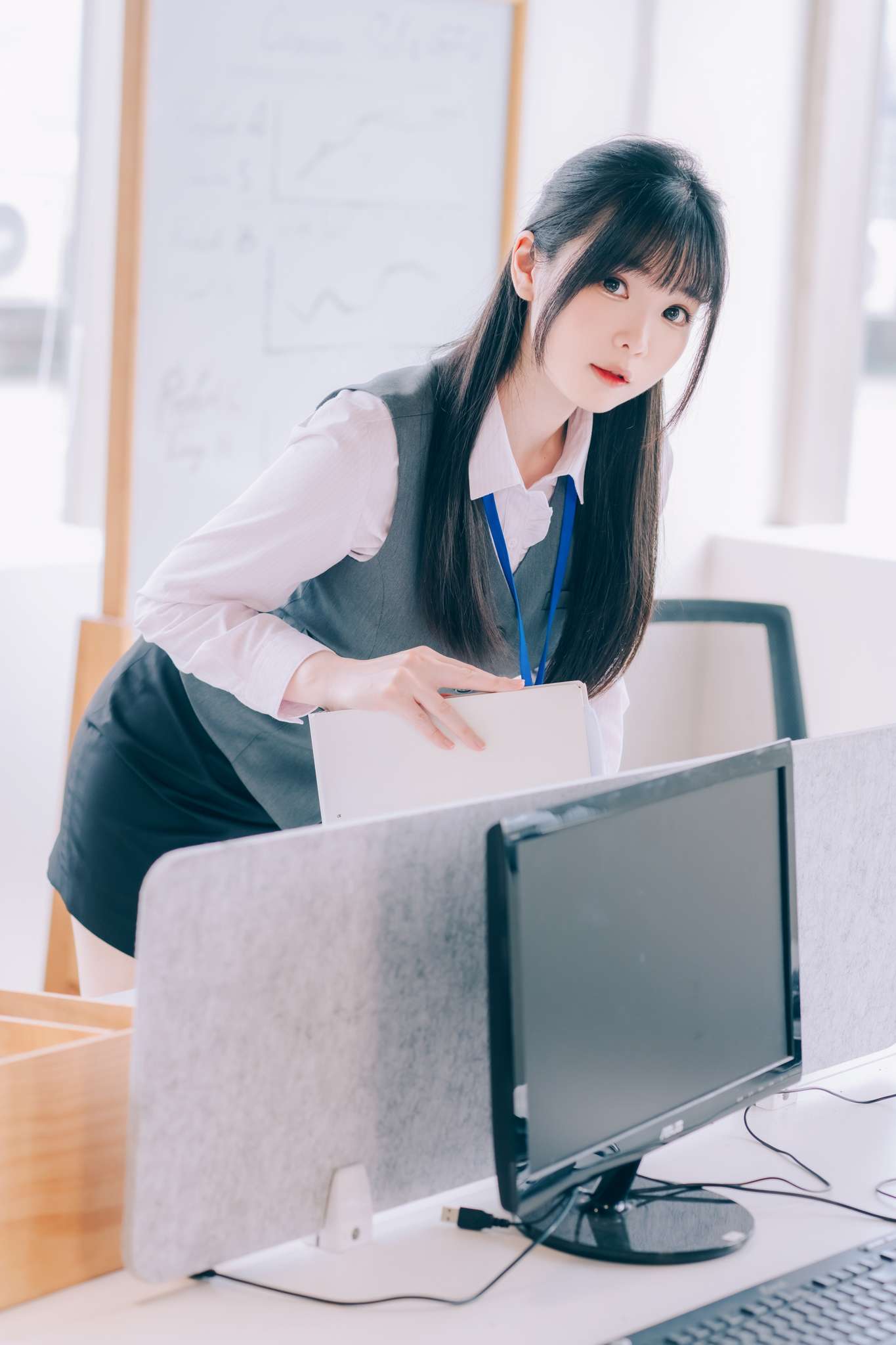 霜月shimo Vol.111 霜月的秘密辦公室 Shimo' Secret Office [125P-156MB]-吾爱二次元