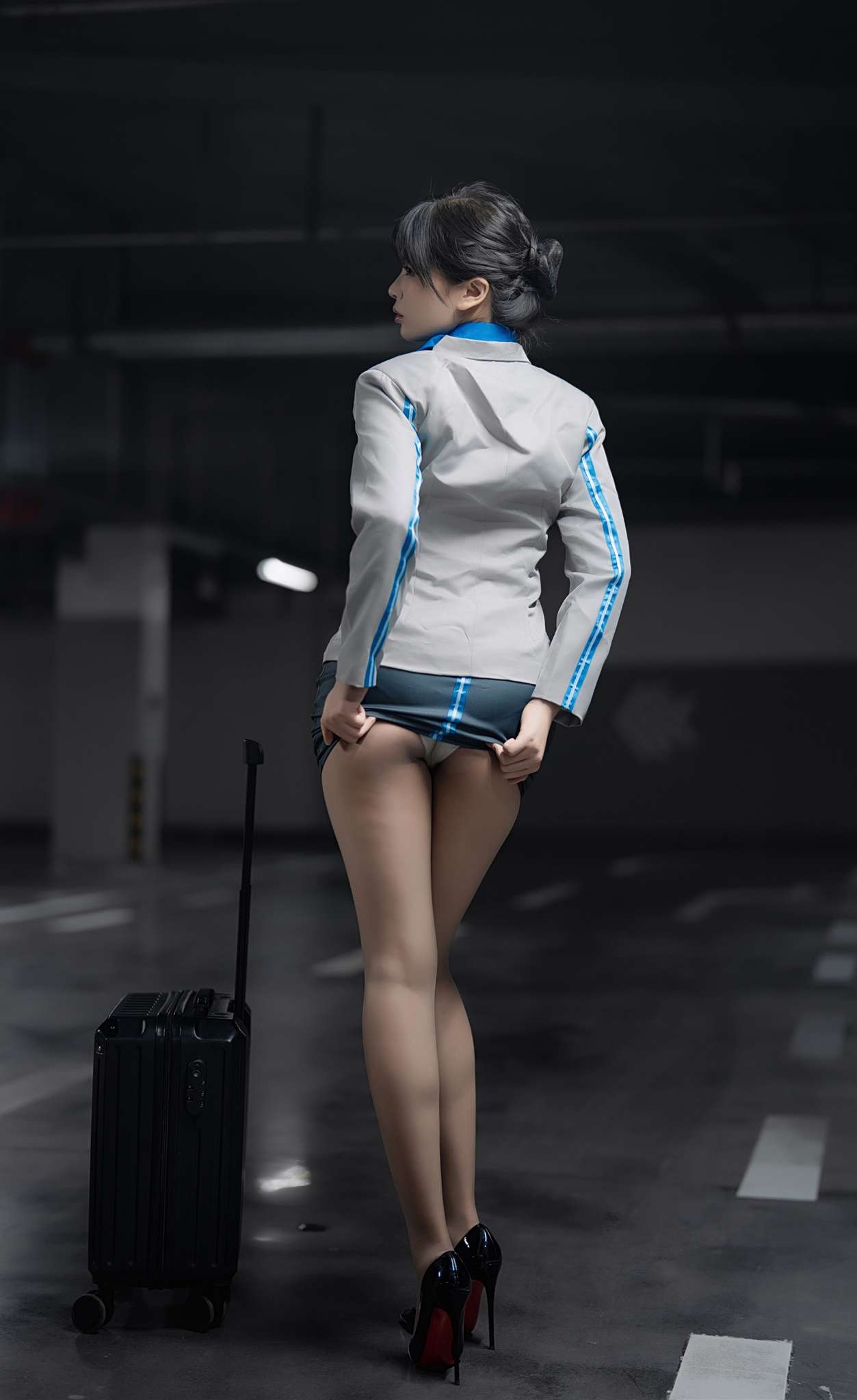 图片[4]-轩萧学姐 Vol.064 生日作 空姐黑咝+灰咝 [140P2V-7.82G]-吾爱二次元
