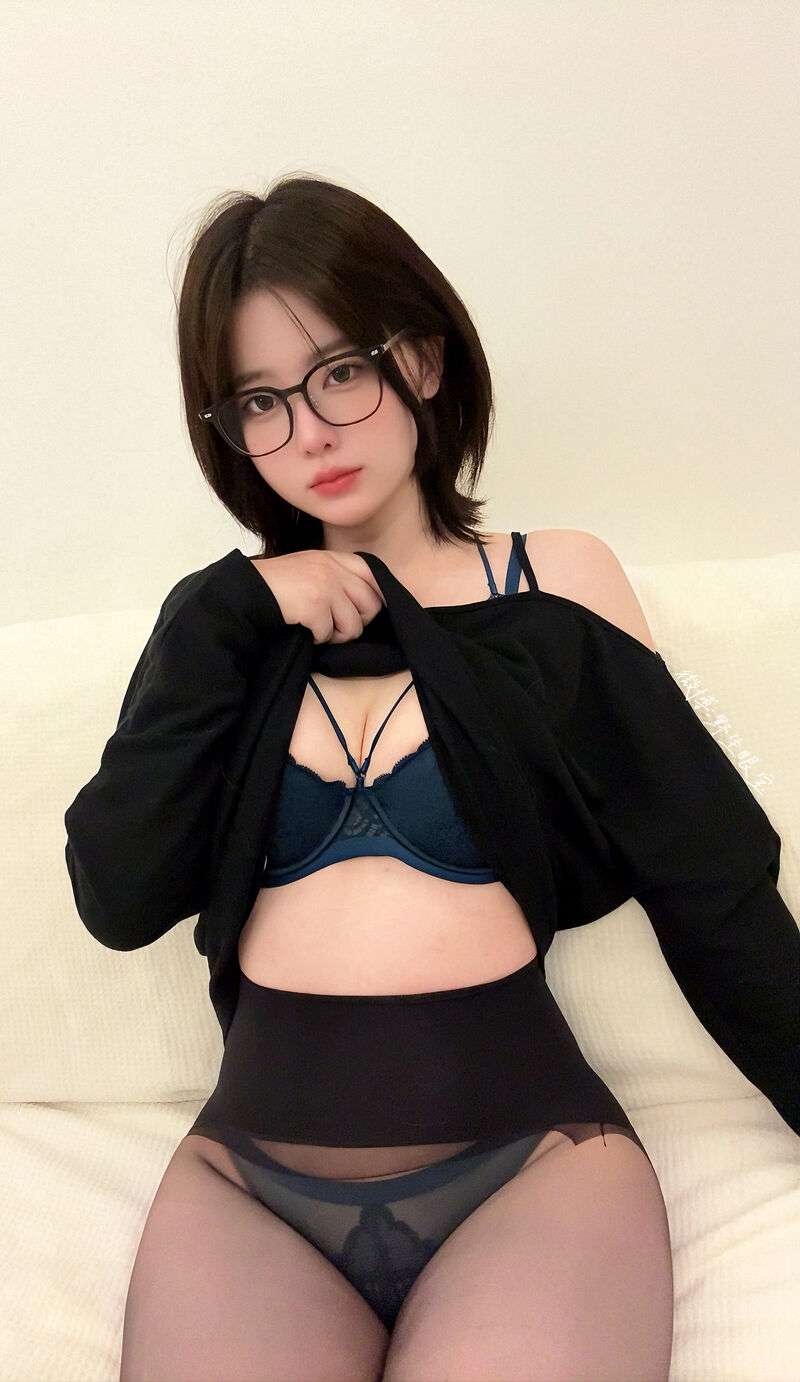 图片[2]-眼酱大魔王w Vol.084 [Fantia] 2025年08月订阅[35P-4M]-吾爱二次元