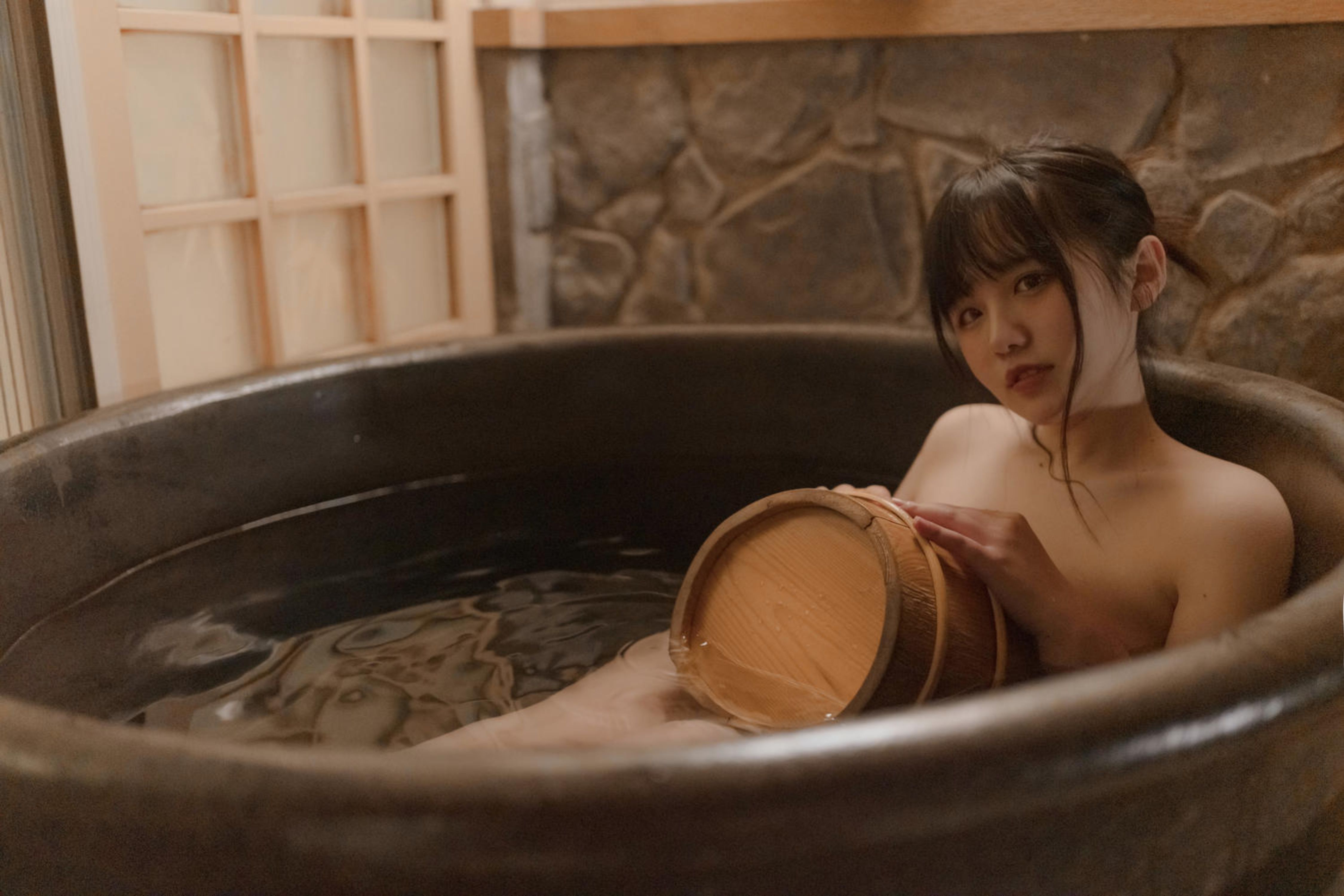 阿半今天很开心 Vol.035 水中明月 [20P-245MB]-吾爱二次元