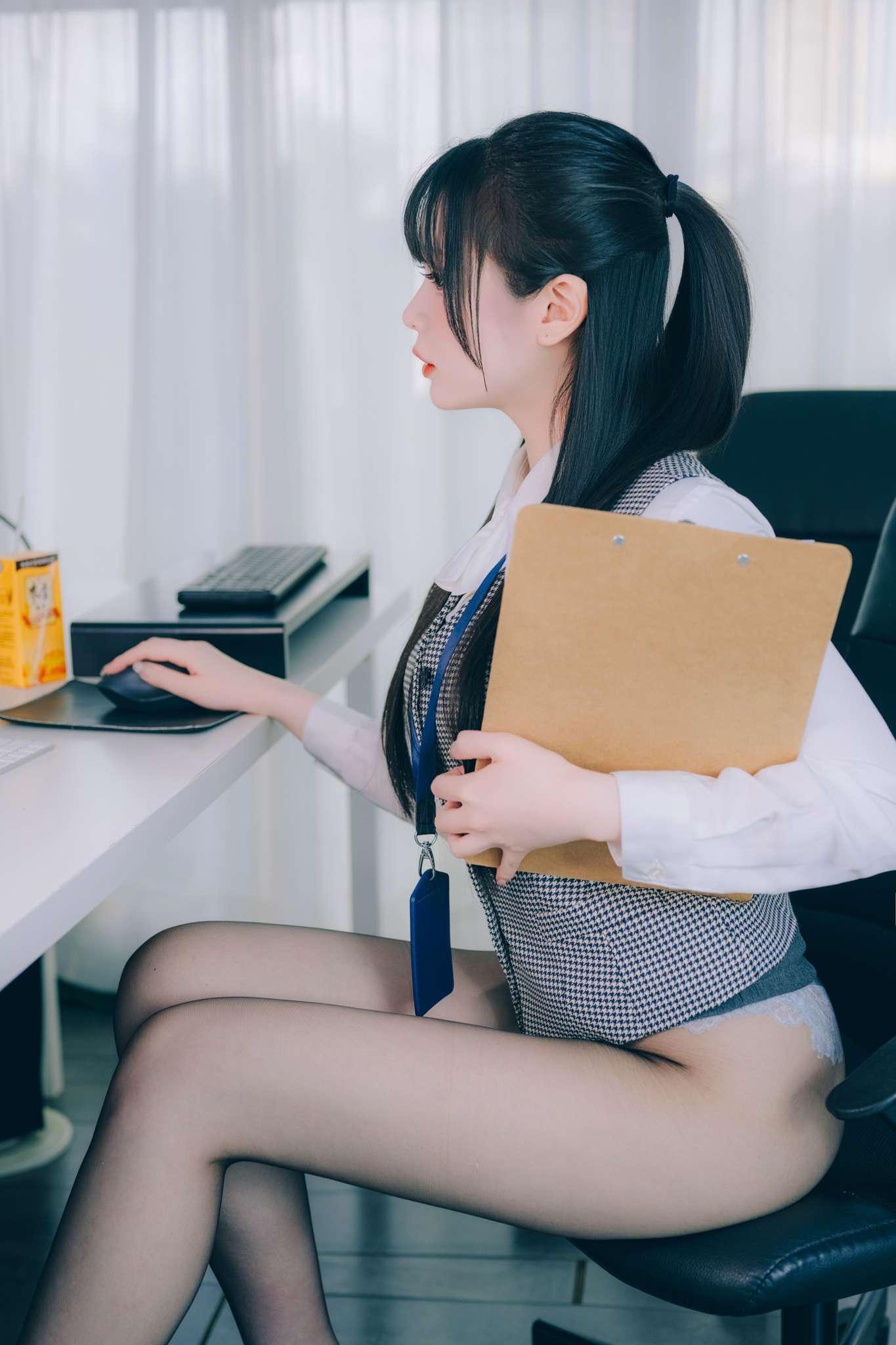 霜月shimo Vol.133 DL写真集-Shimo' Secret Office Vol.02[140P-176M]-吾爱二次元